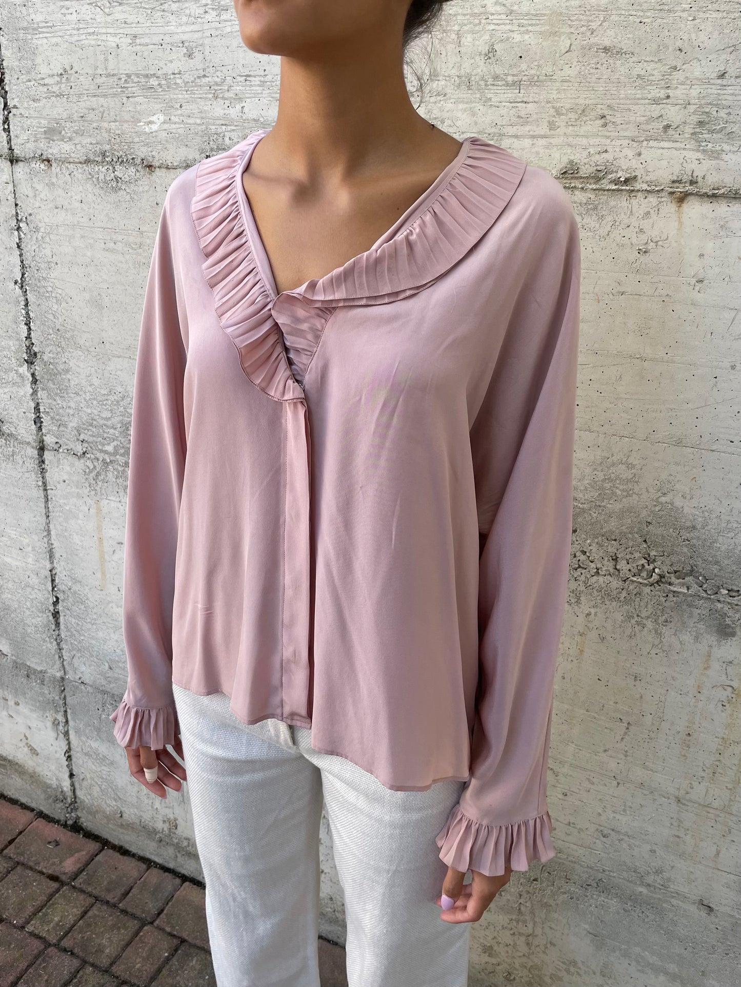 Blusa 100% seta scollo a V e balze, rosa antico, taglia L