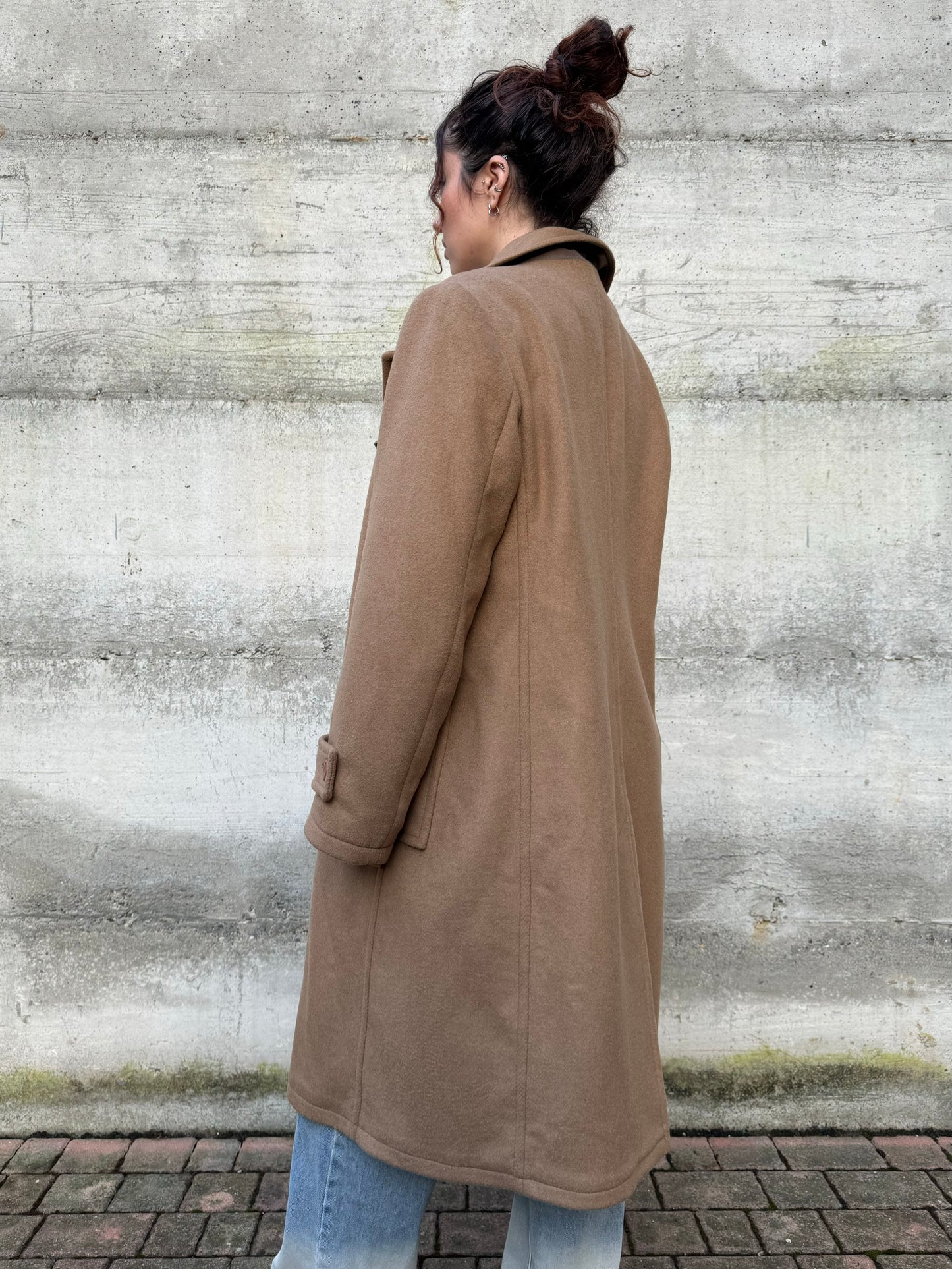 Cappotto donna cammello con alamari in lana vergine