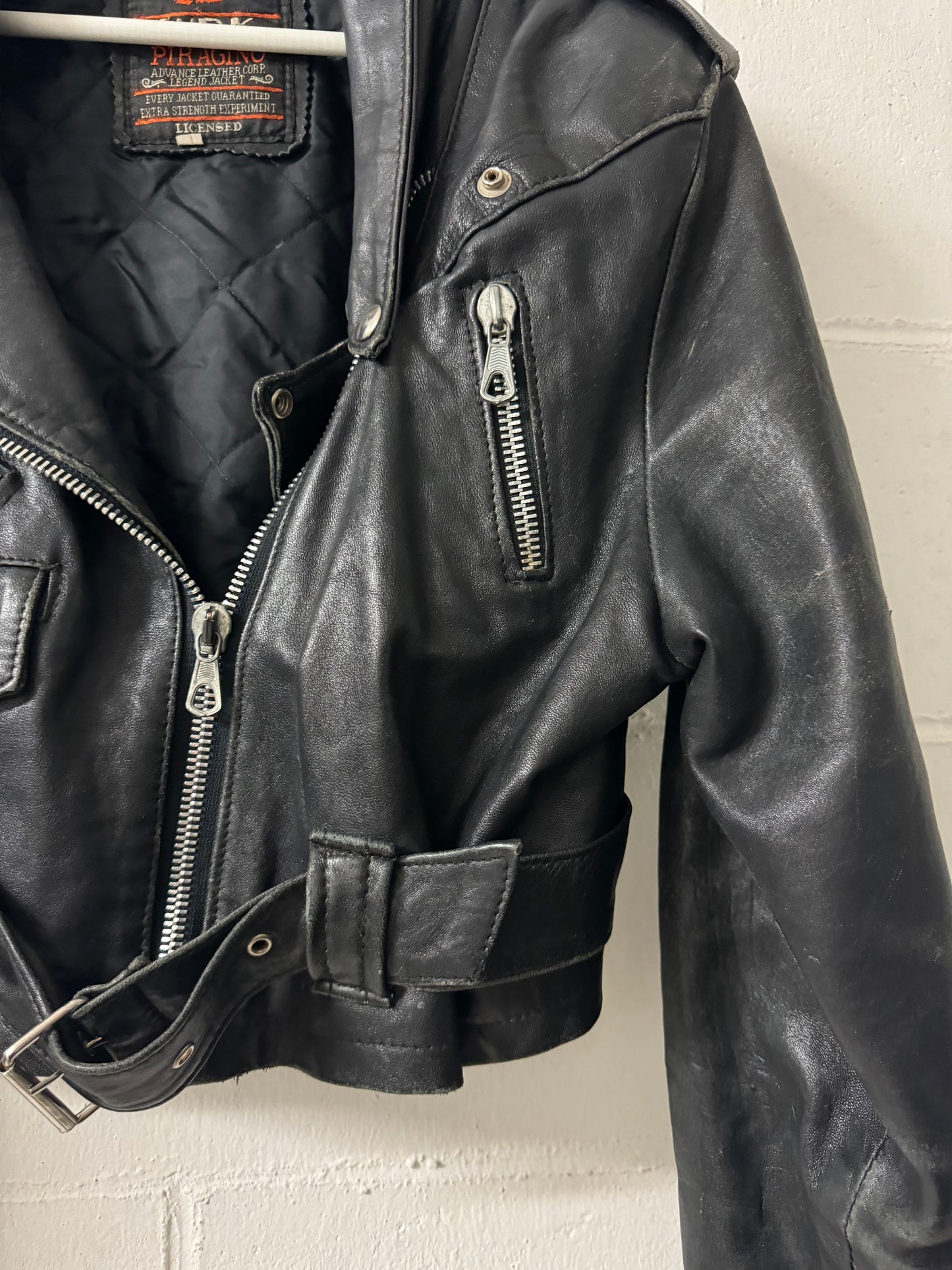 Chiodo crop in vera pelle nappata effetto used