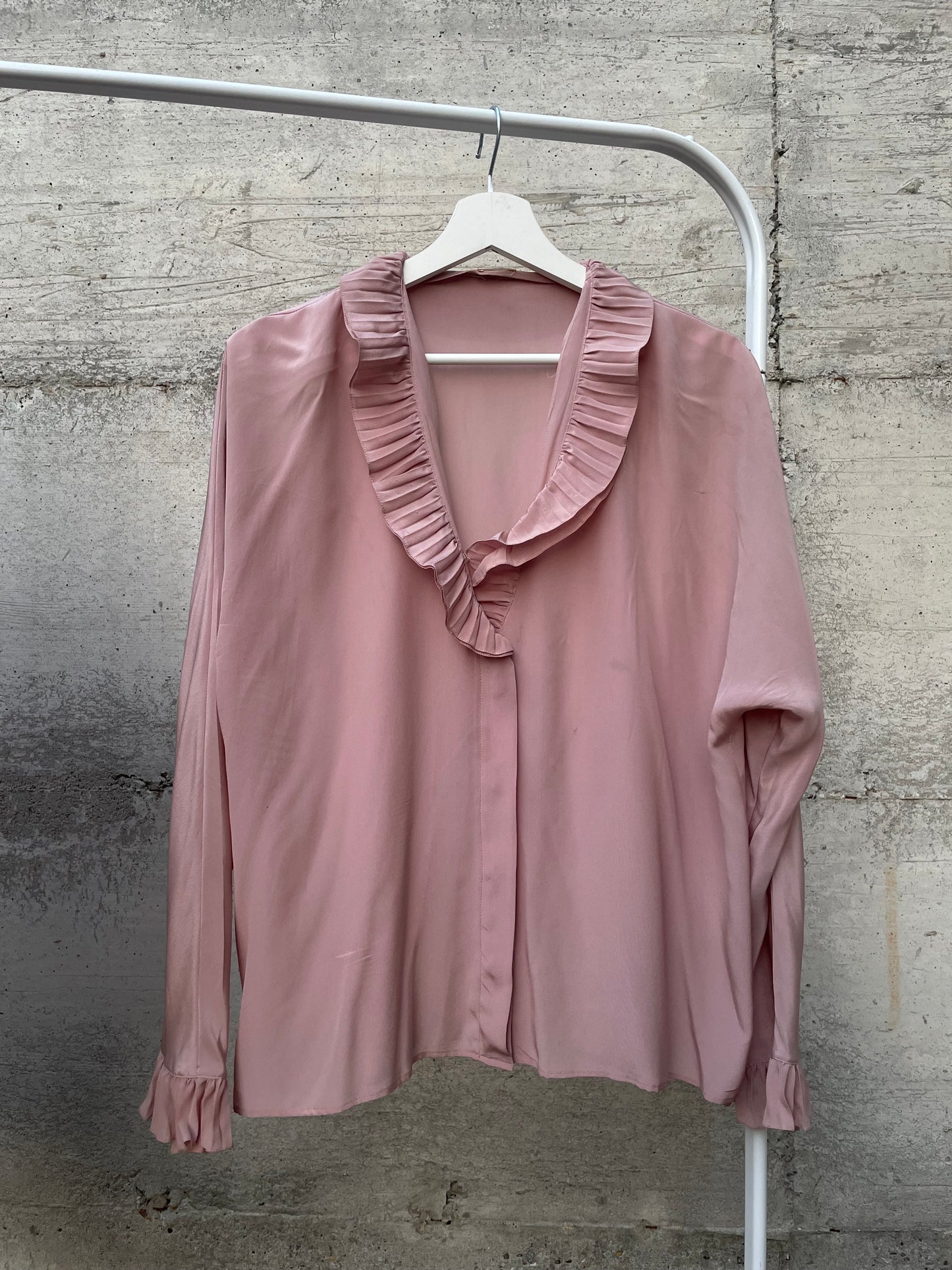Blusa 100% seta scollo a V e balze, rosa antico, taglia L