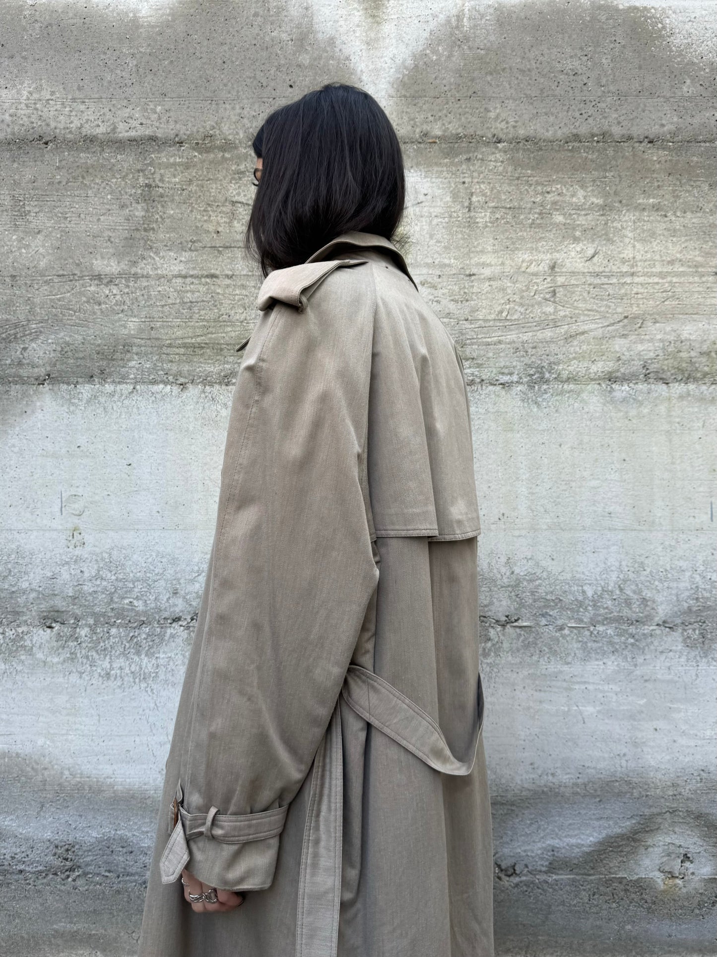 Trenchcoat sartoriale lungo doppiopetto color sabbia