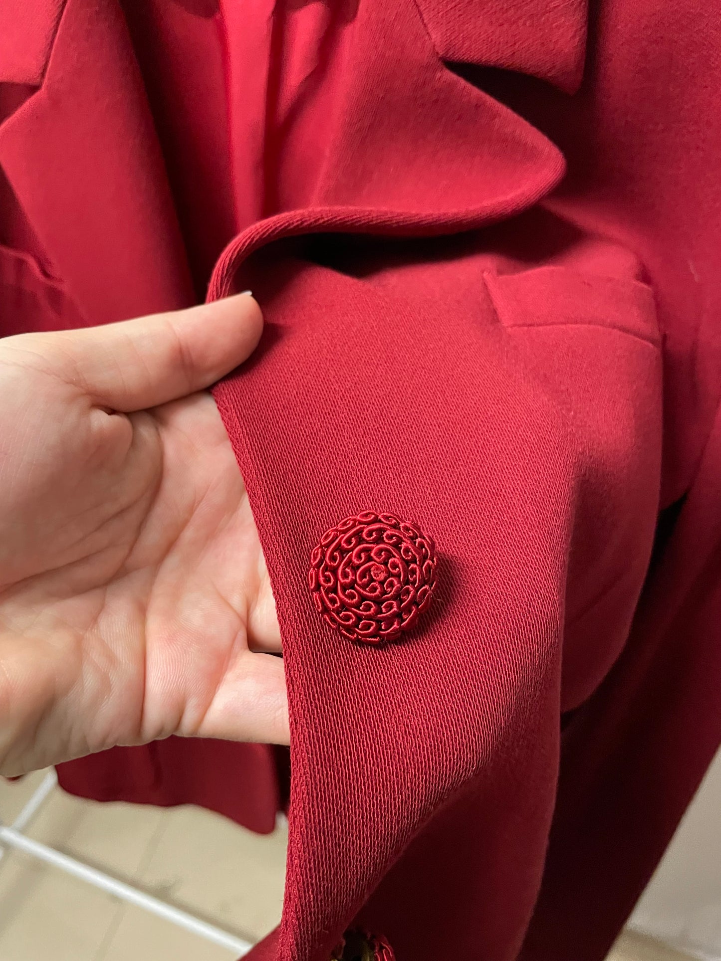 Blazer donna sartoriale ciliegia con bottoni lavorati