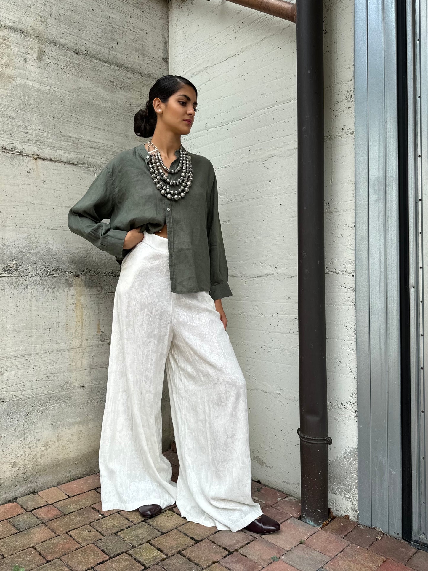 Camicia con collo alla coreana in 100% lino