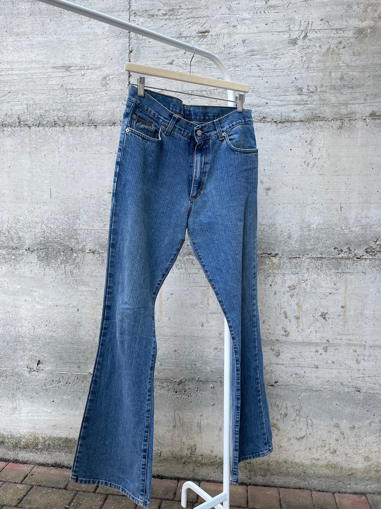 Jeans vintage lavaggio medio a zampa, taglia 42it