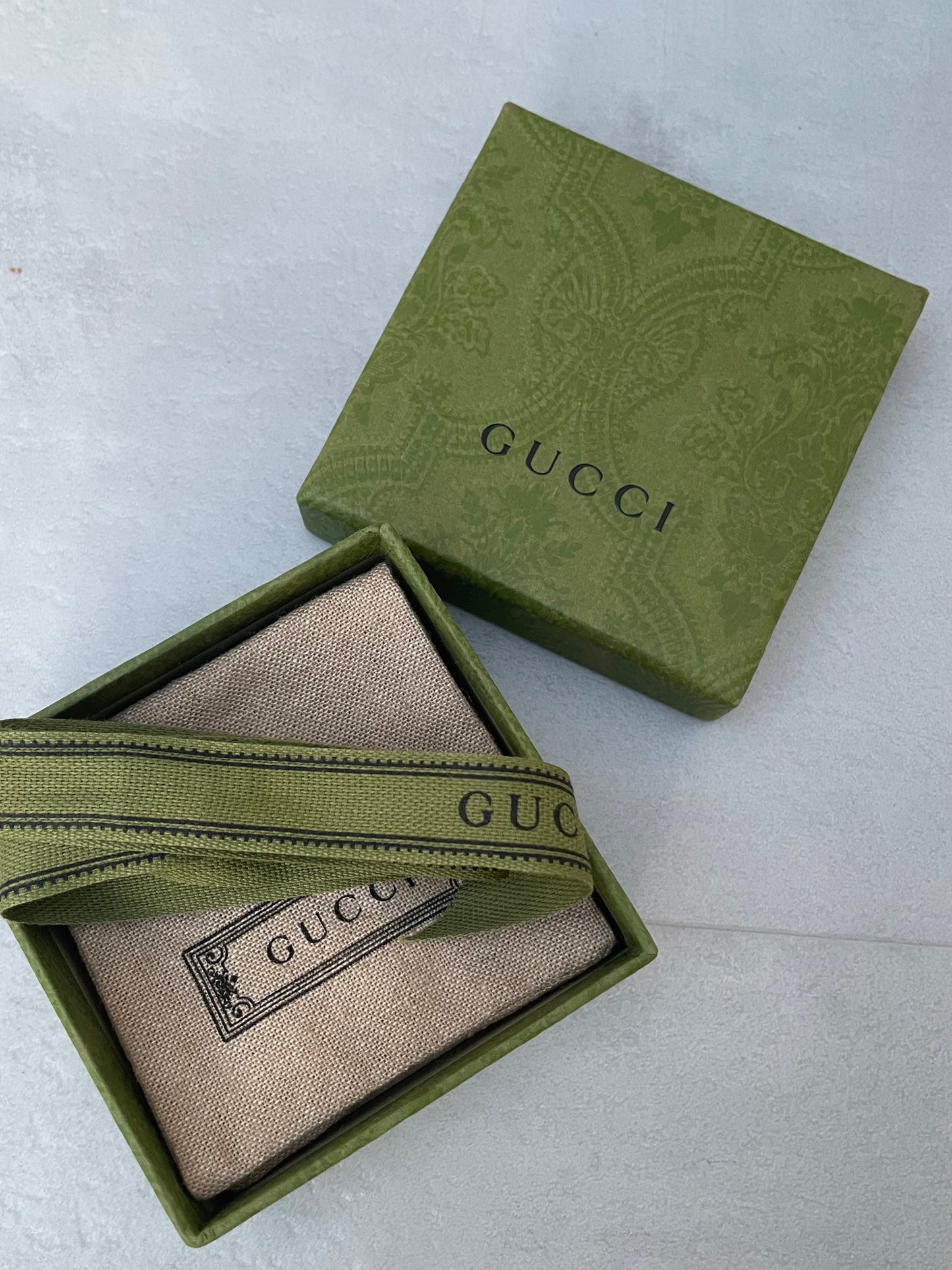 Orecchini a lobo Gucci Boule doppia G - argento 925