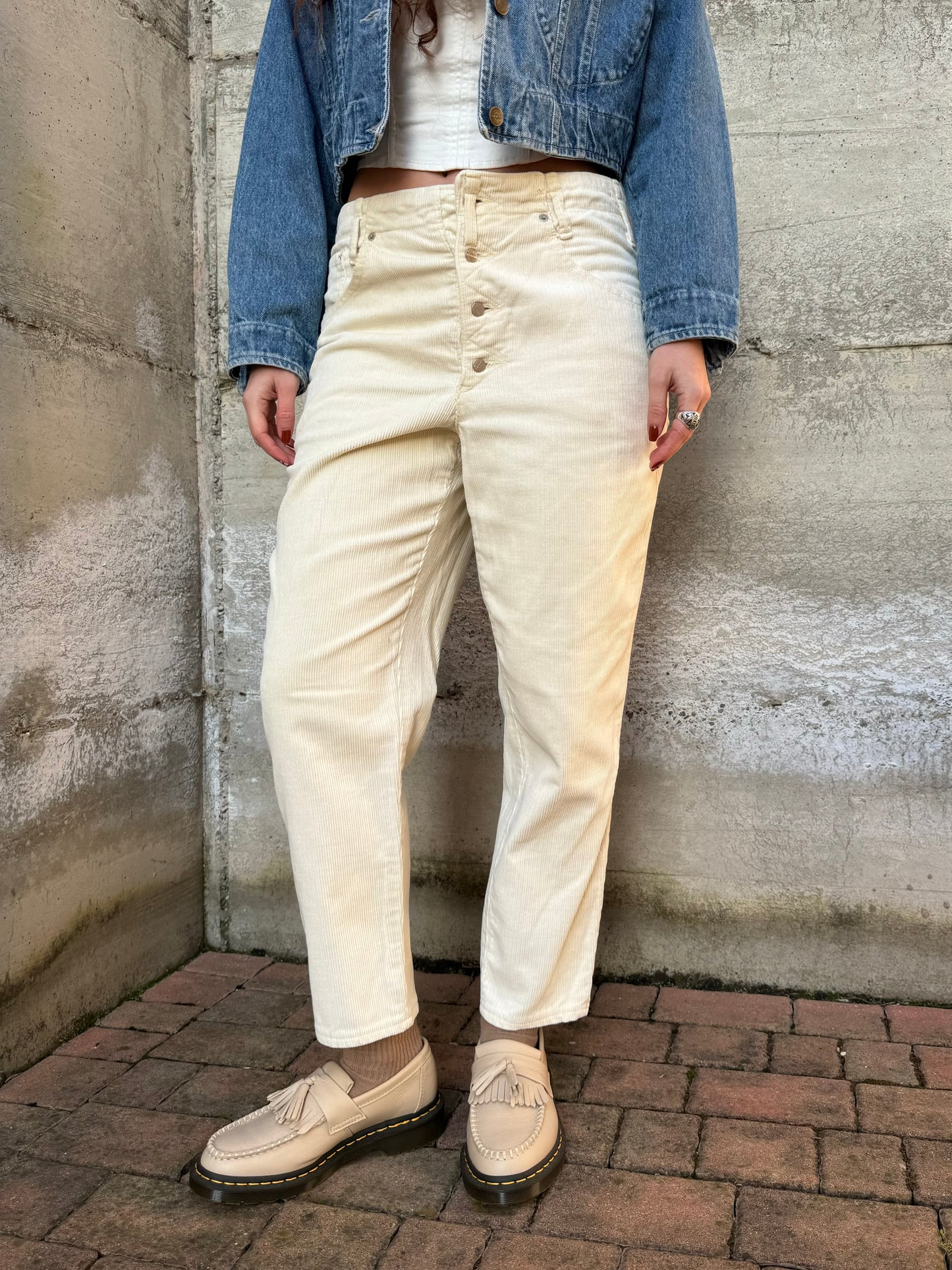 Pantalone AMERICANINO in velluto millerighe color burro