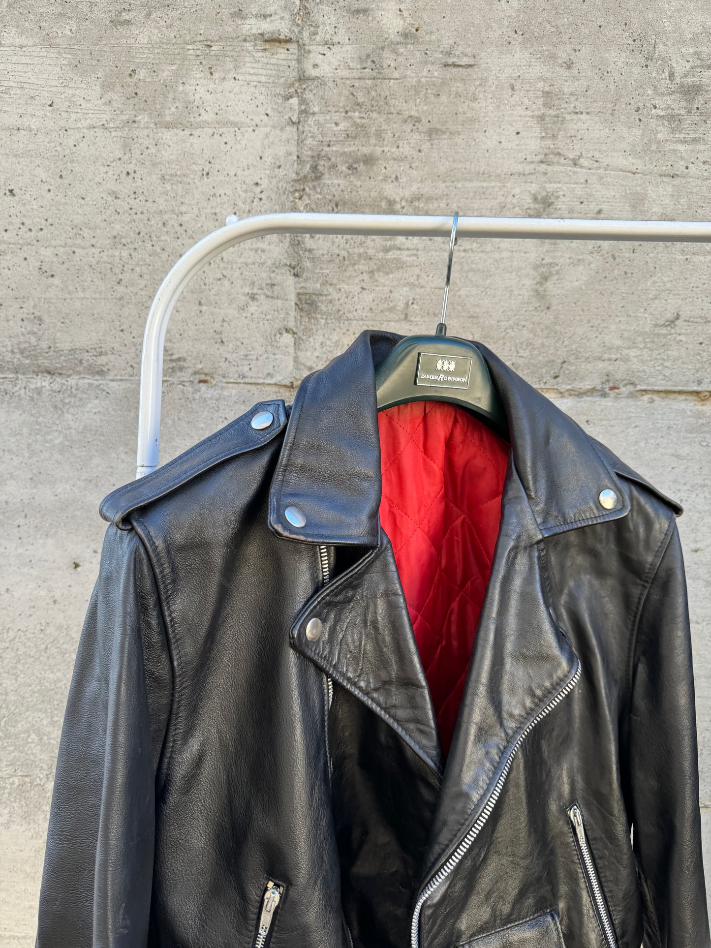 Chiodo in cuoio con fodera rossa, S uomo