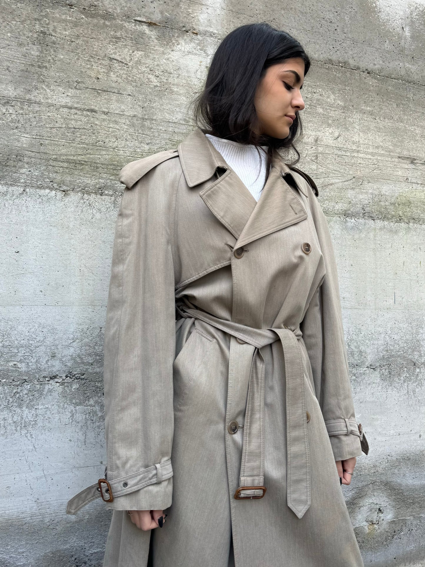 Trenchcoat sartoriale lungo doppiopetto color sabbia