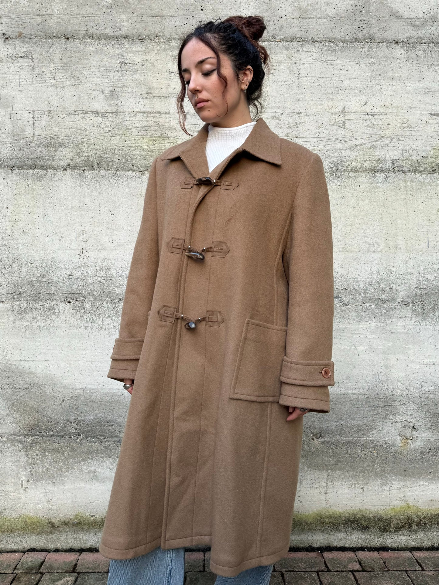 Cappotto donna cammello con alamari in lana vergine