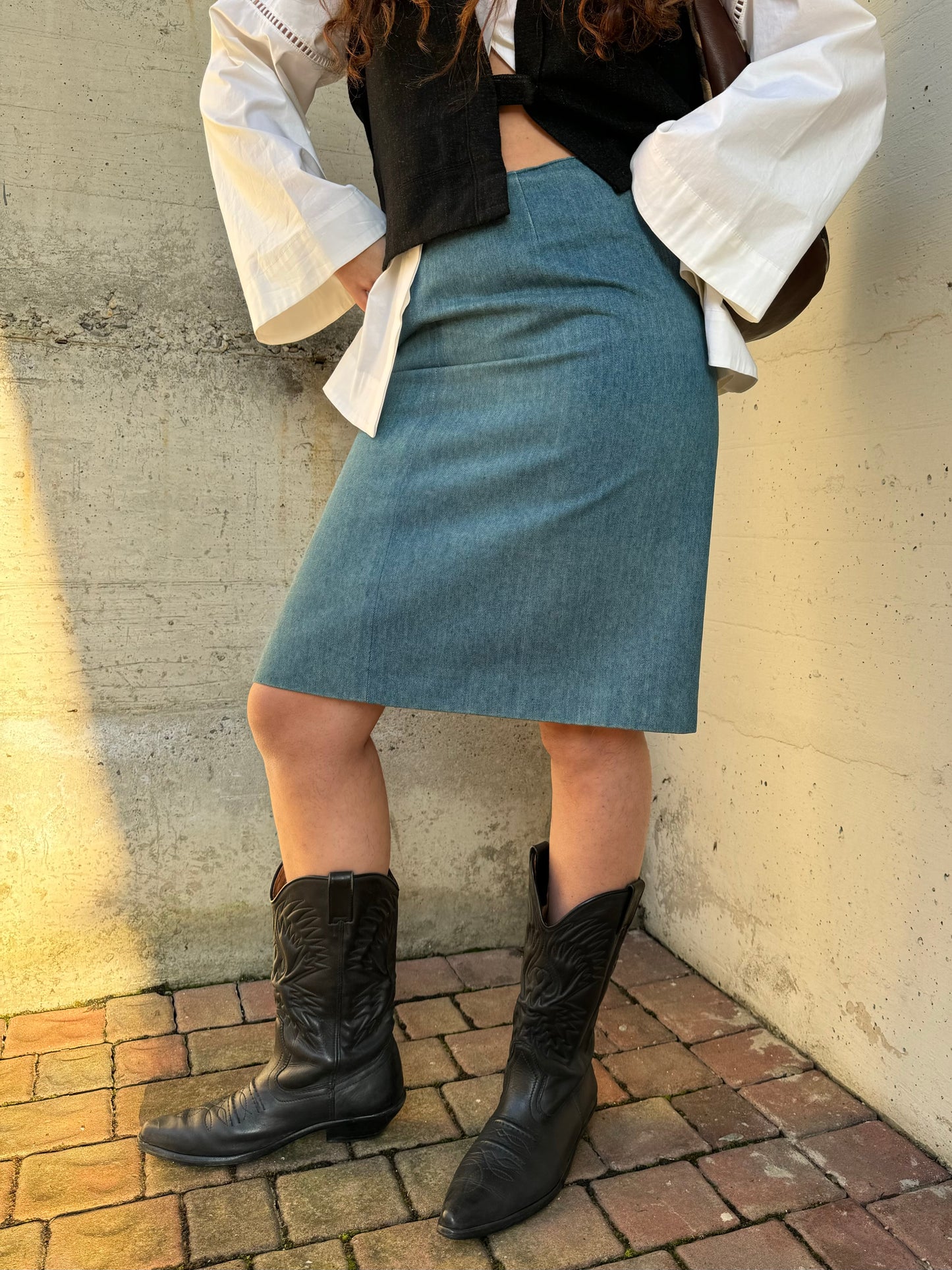 Longuette sartoriale in denim lavaggio medio, taglia 42it