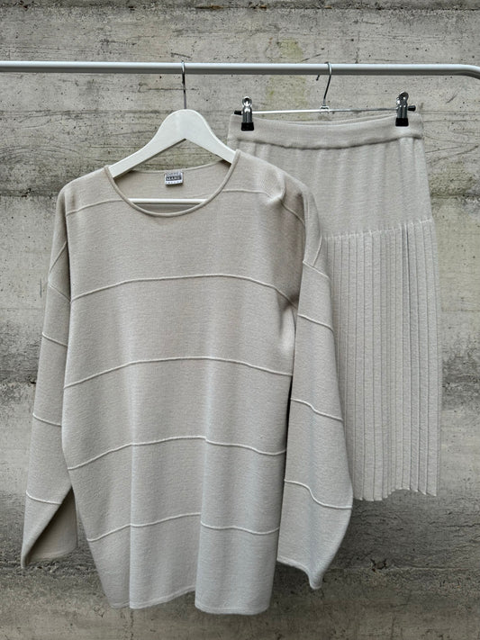 Completo in maglia sabbia, 50% lana merino, taglia M