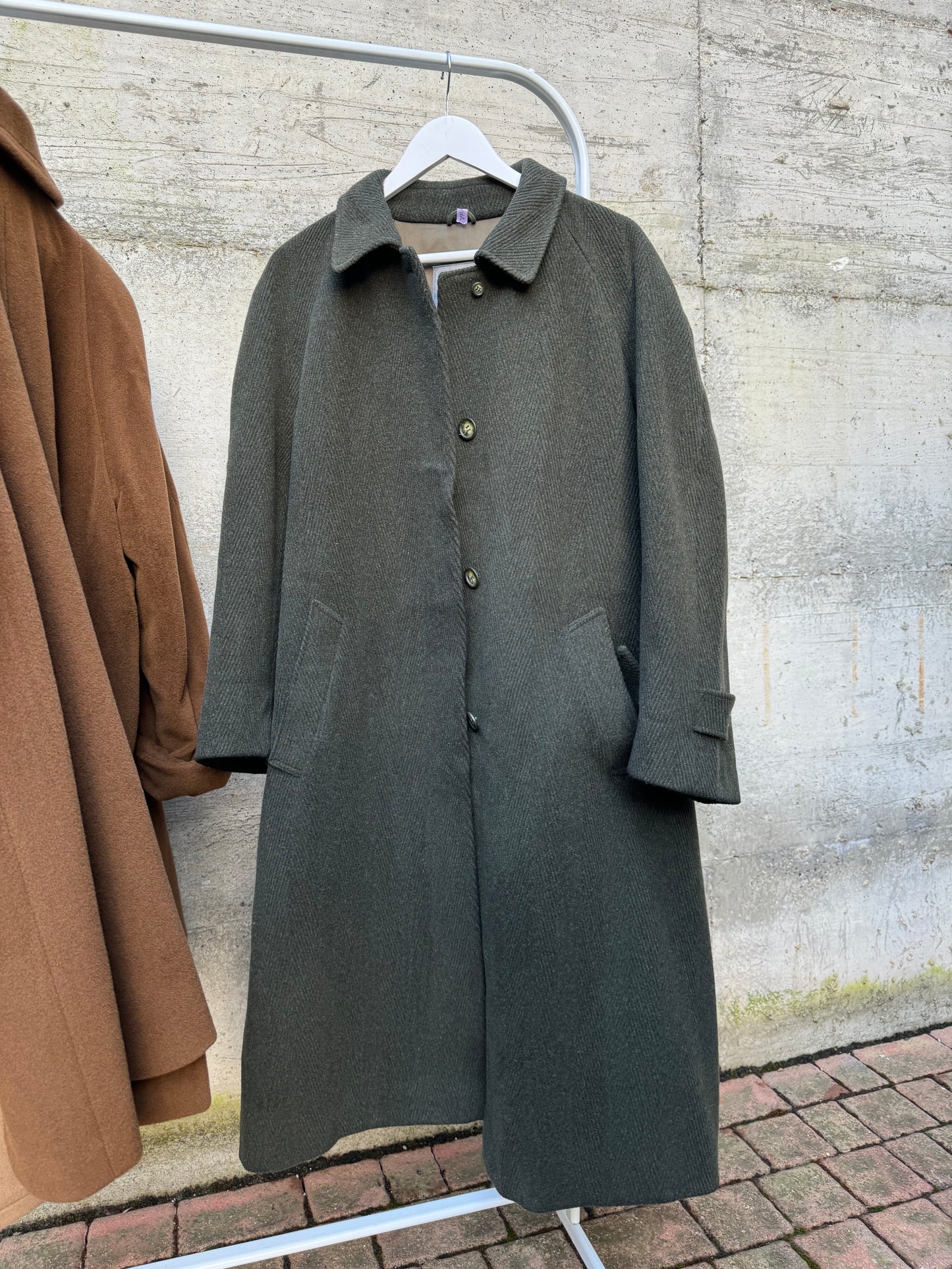 Cappotto donna sartoria Valstar verde scuro spigato, con cintura