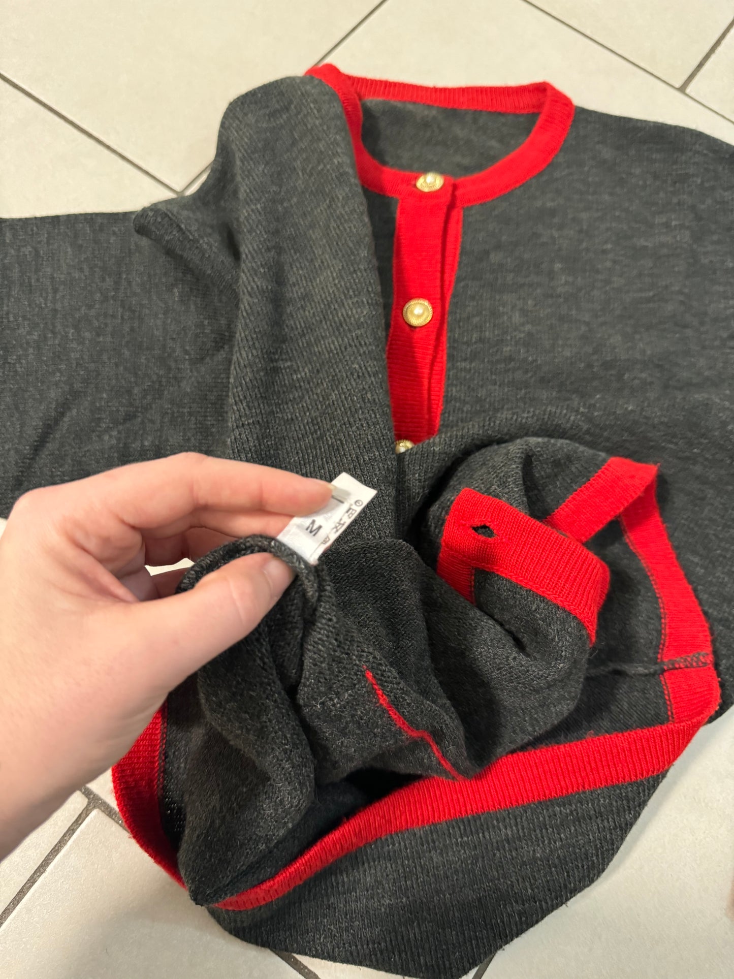 Cardigan girocollo in misto lana con bottoni gioiello