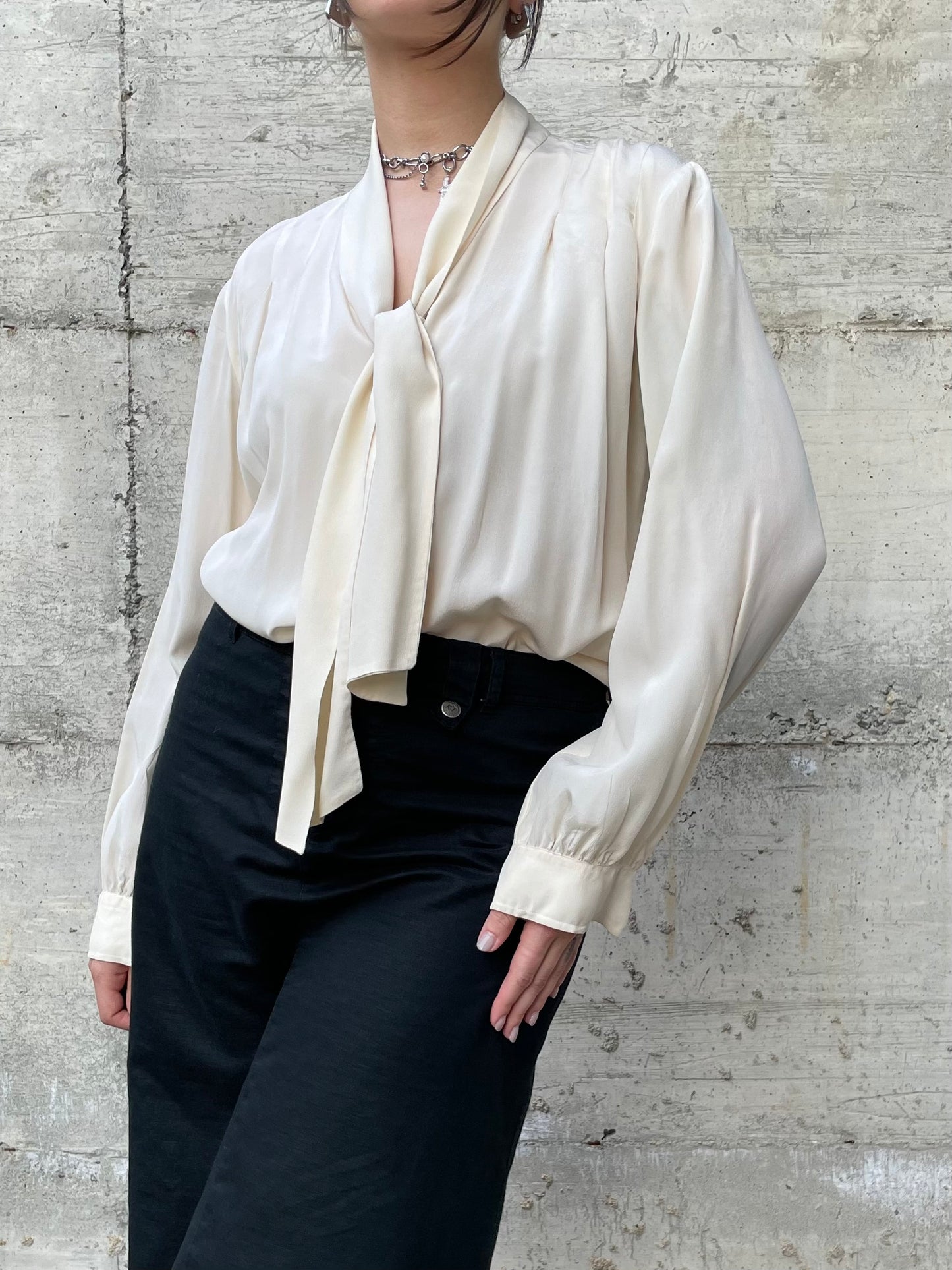 Camicia sartoriale 100% seta panna - nodo frontale