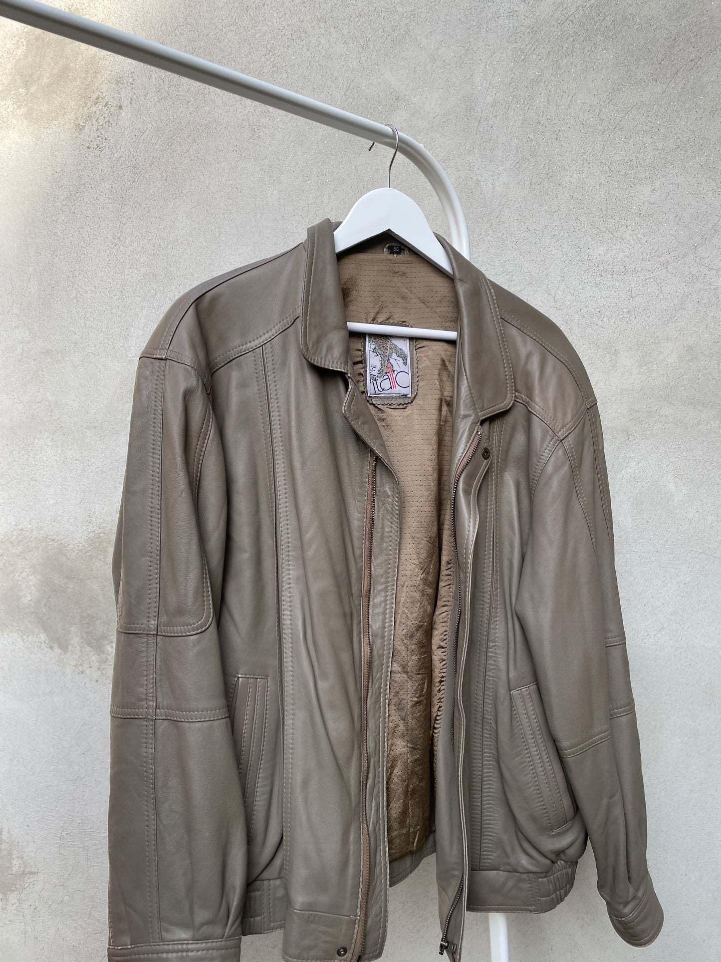Bomber in nappa tortora