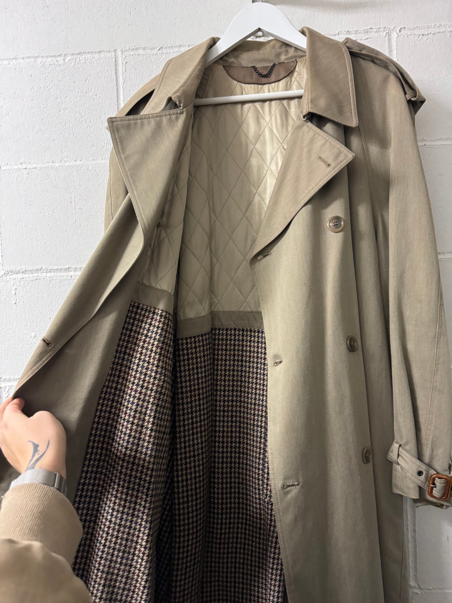 Trenchcoat sartoriale lungo doppiopetto color sabbia