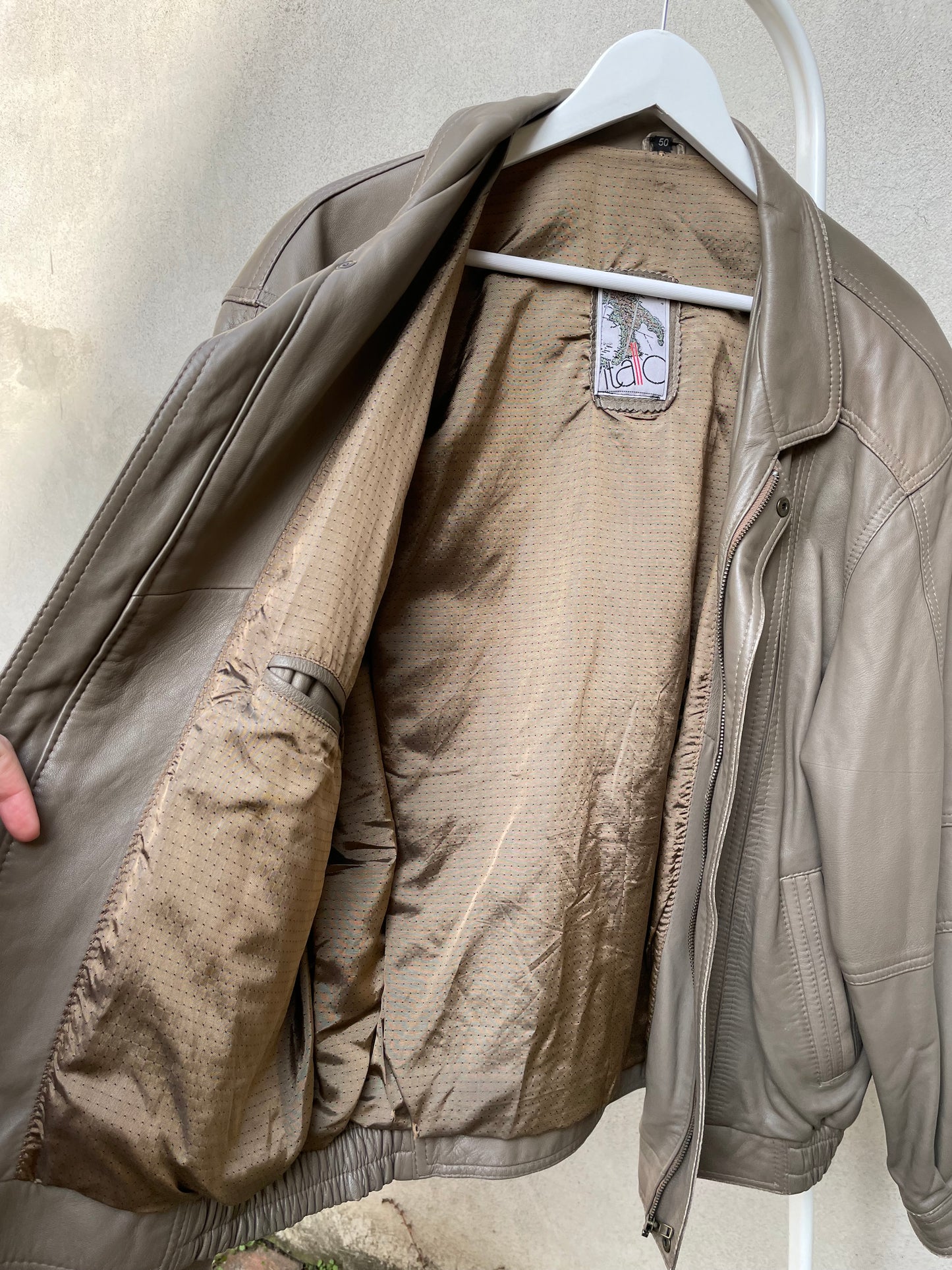 Bomber in nappa tortora