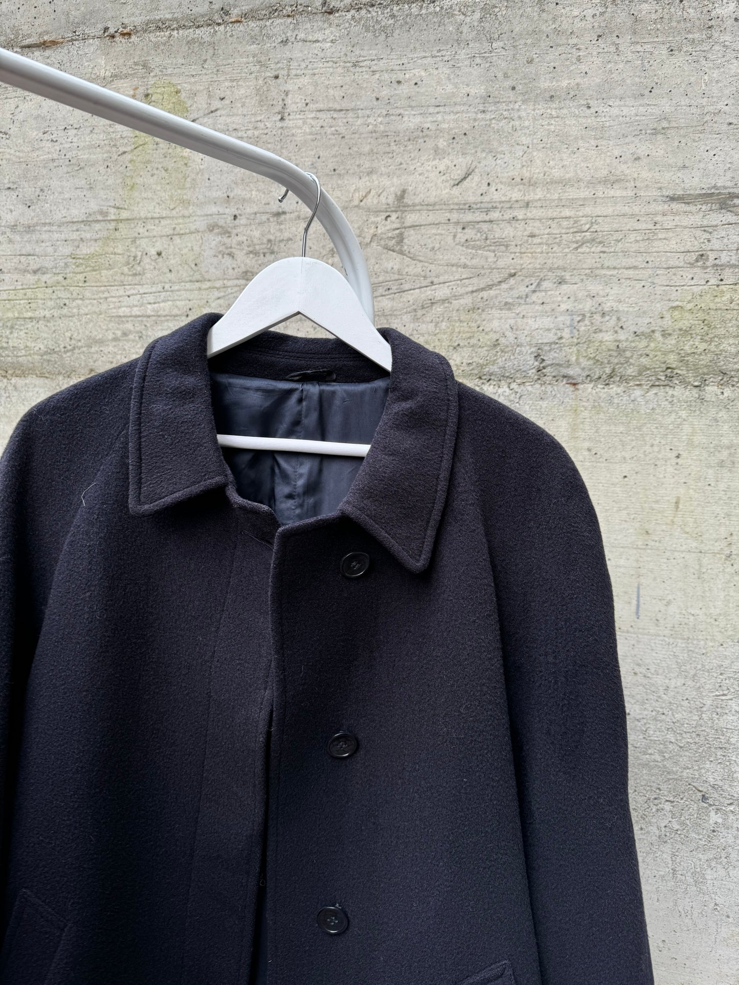 Cappotto corto sartoriale blu notte in pura lana vergine