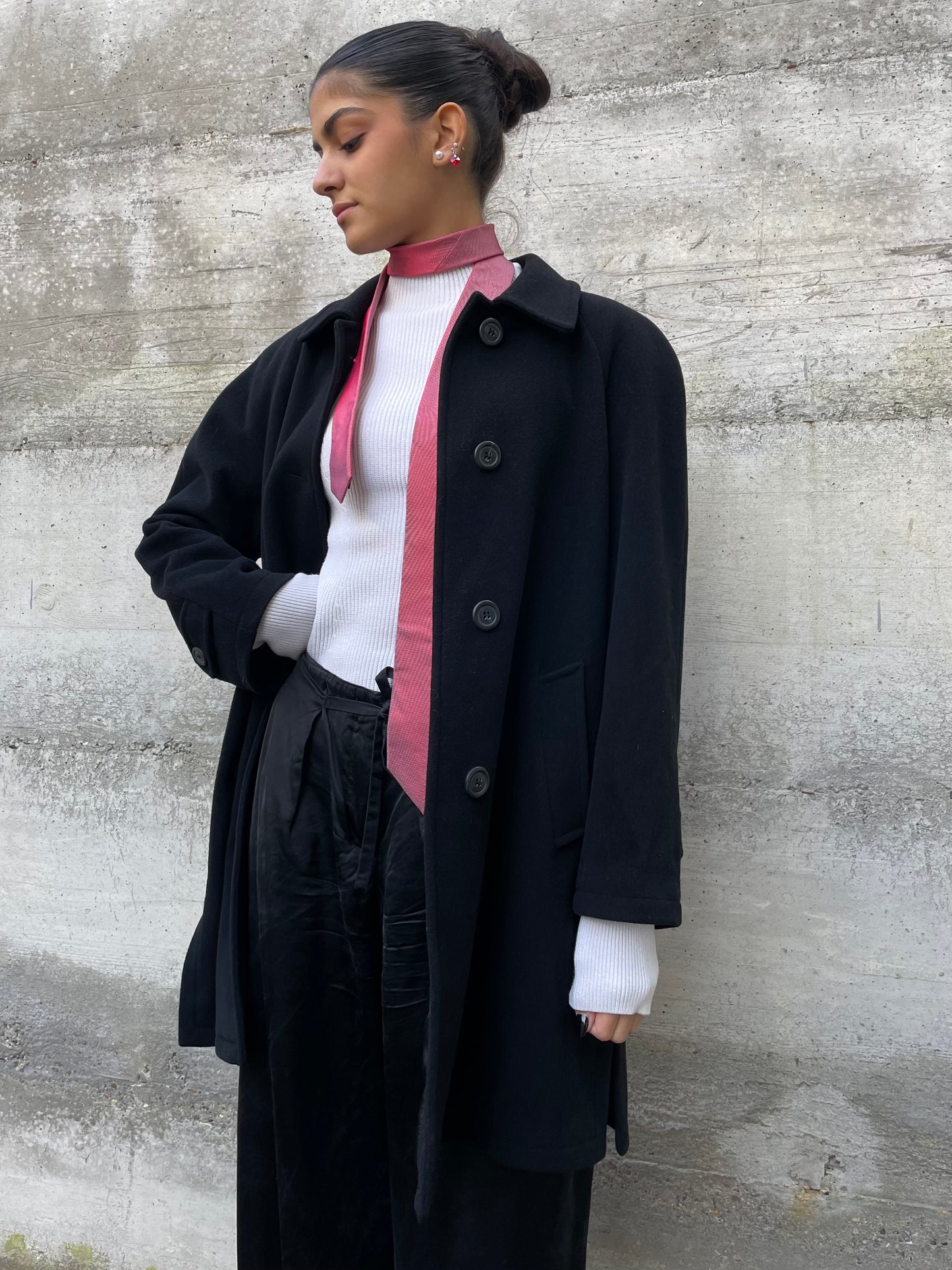 Cappotto nero sartoriale monopetto in pura lana
