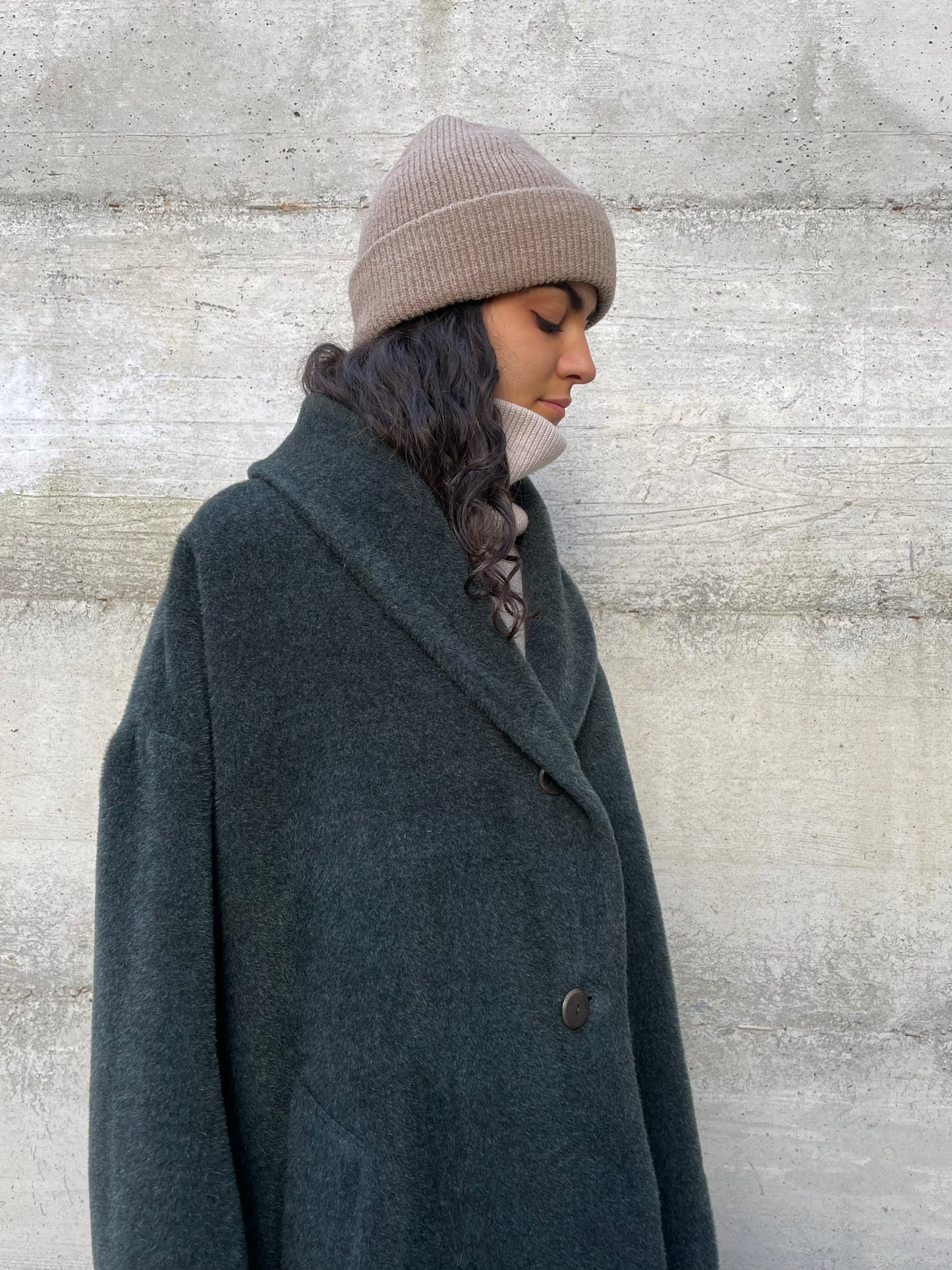 Cappotto a mantella verde bosco 50% alpaca, 30% mohair, 20% lana