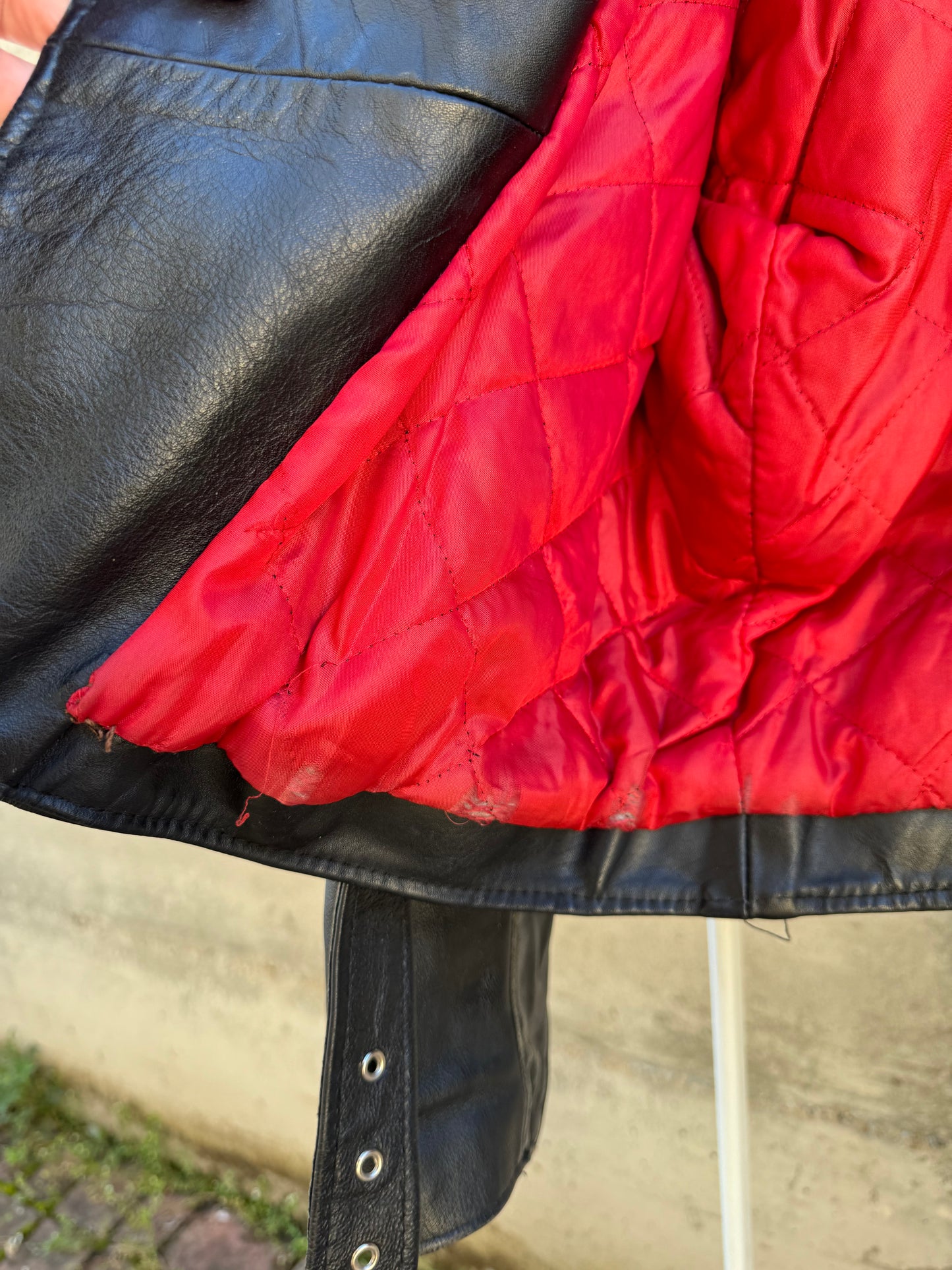 Chiodo in cuoio con fodera rossa, S uomo