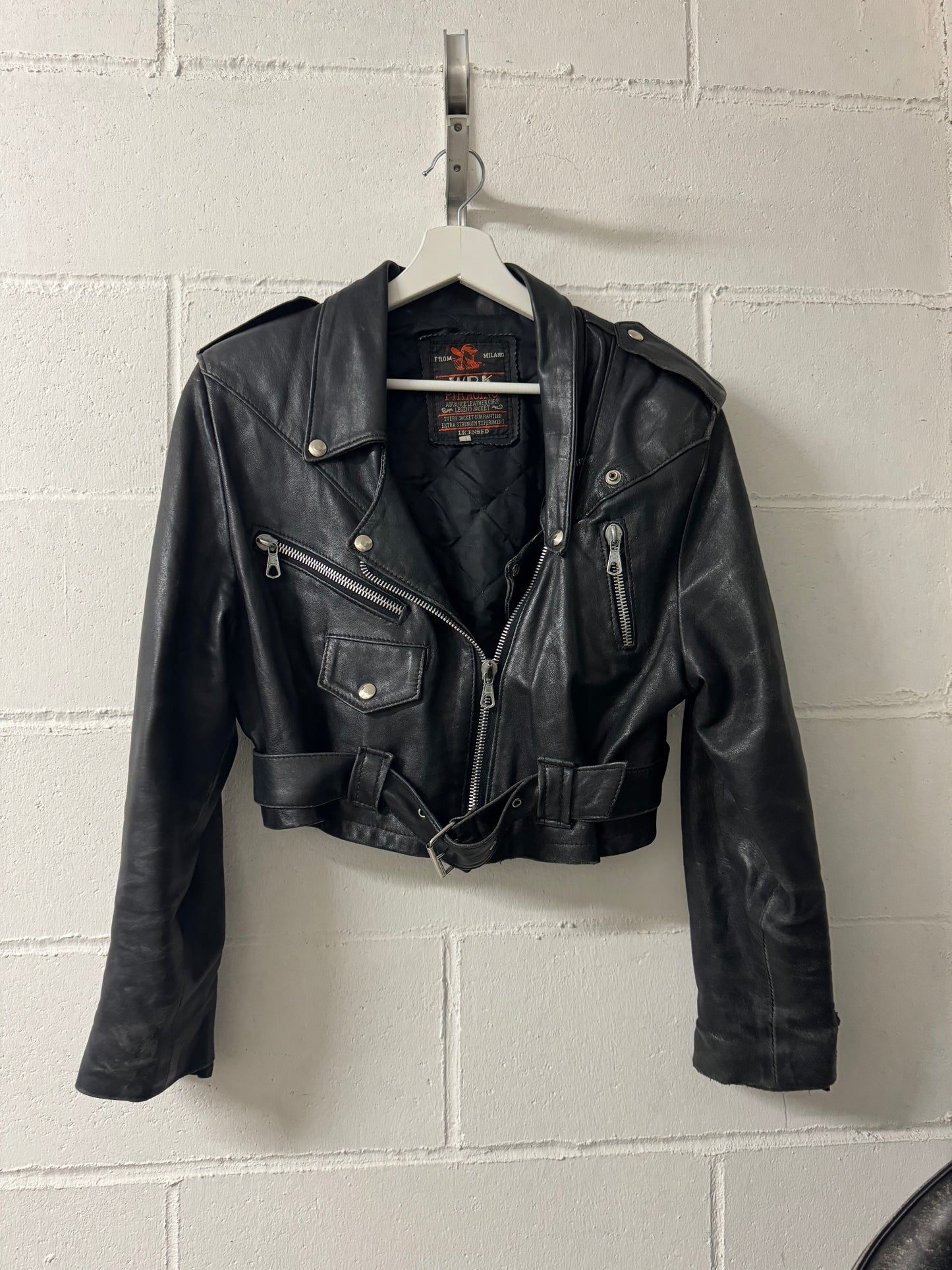 Chiodo crop in vera pelle nappata effetto used