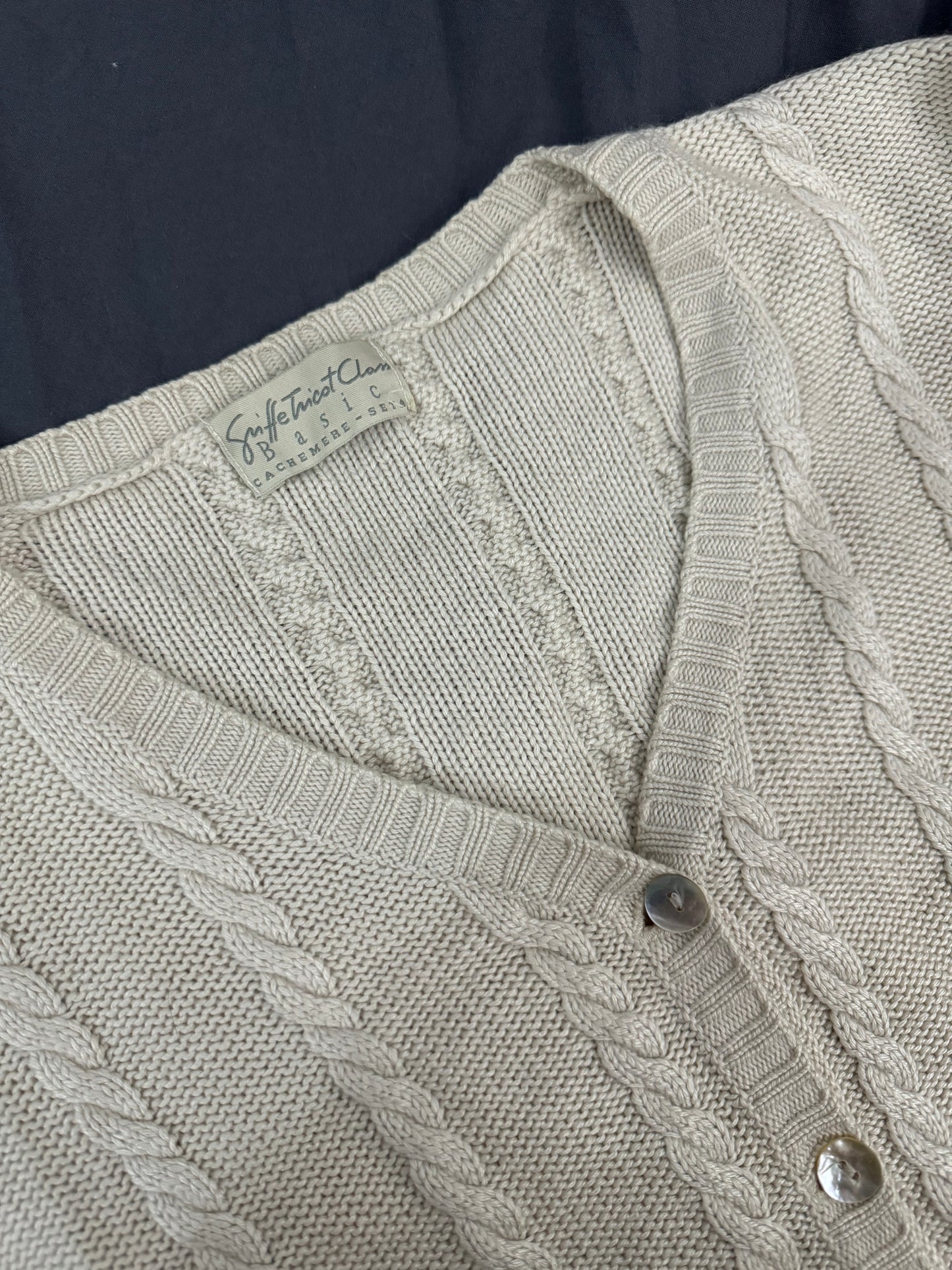 Cardigan intrecciato color perla in misto cashmere e seta