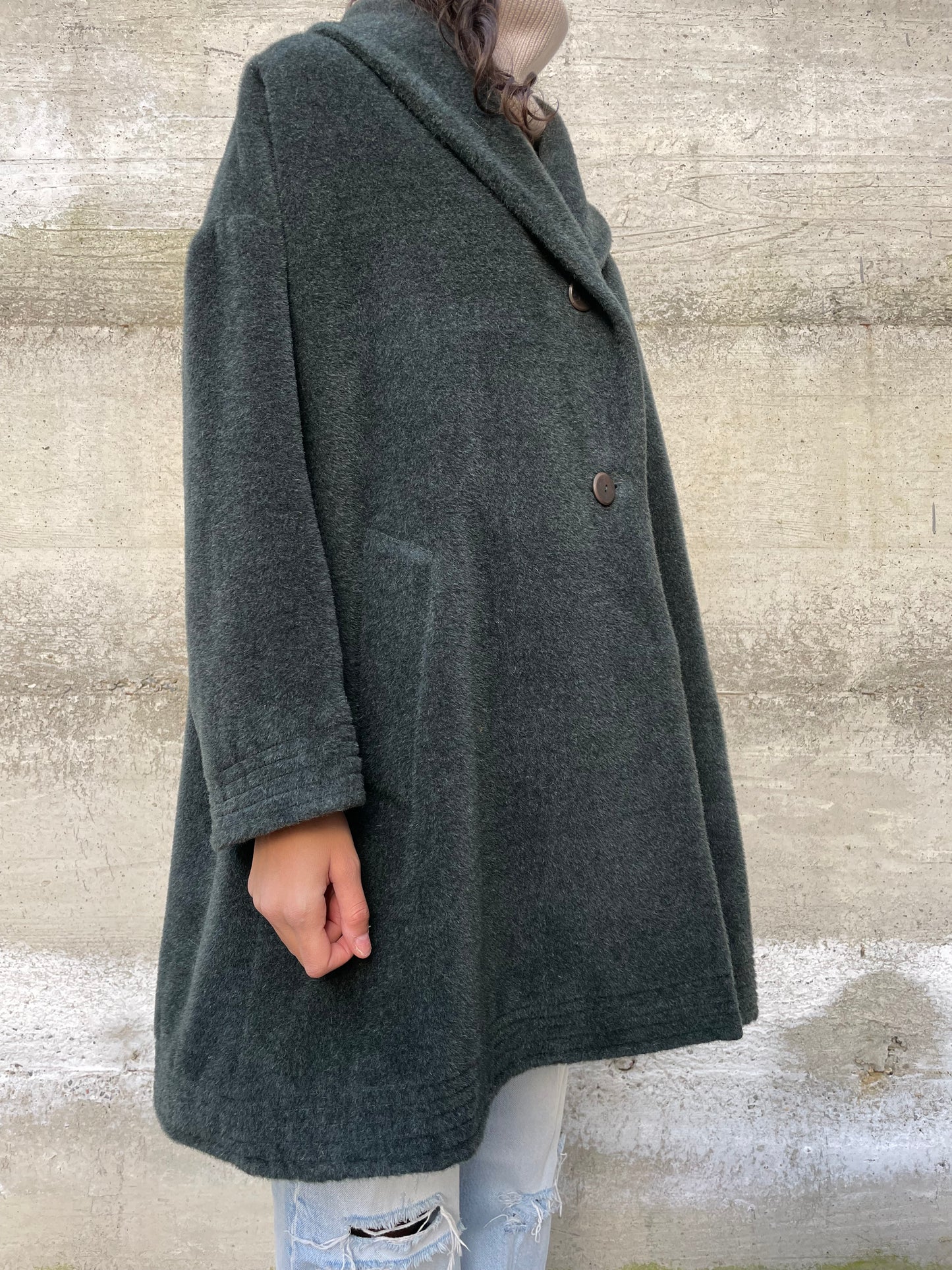 Cappotto a mantella verde bosco 50% alpaca, 30% mohair, 20% lana