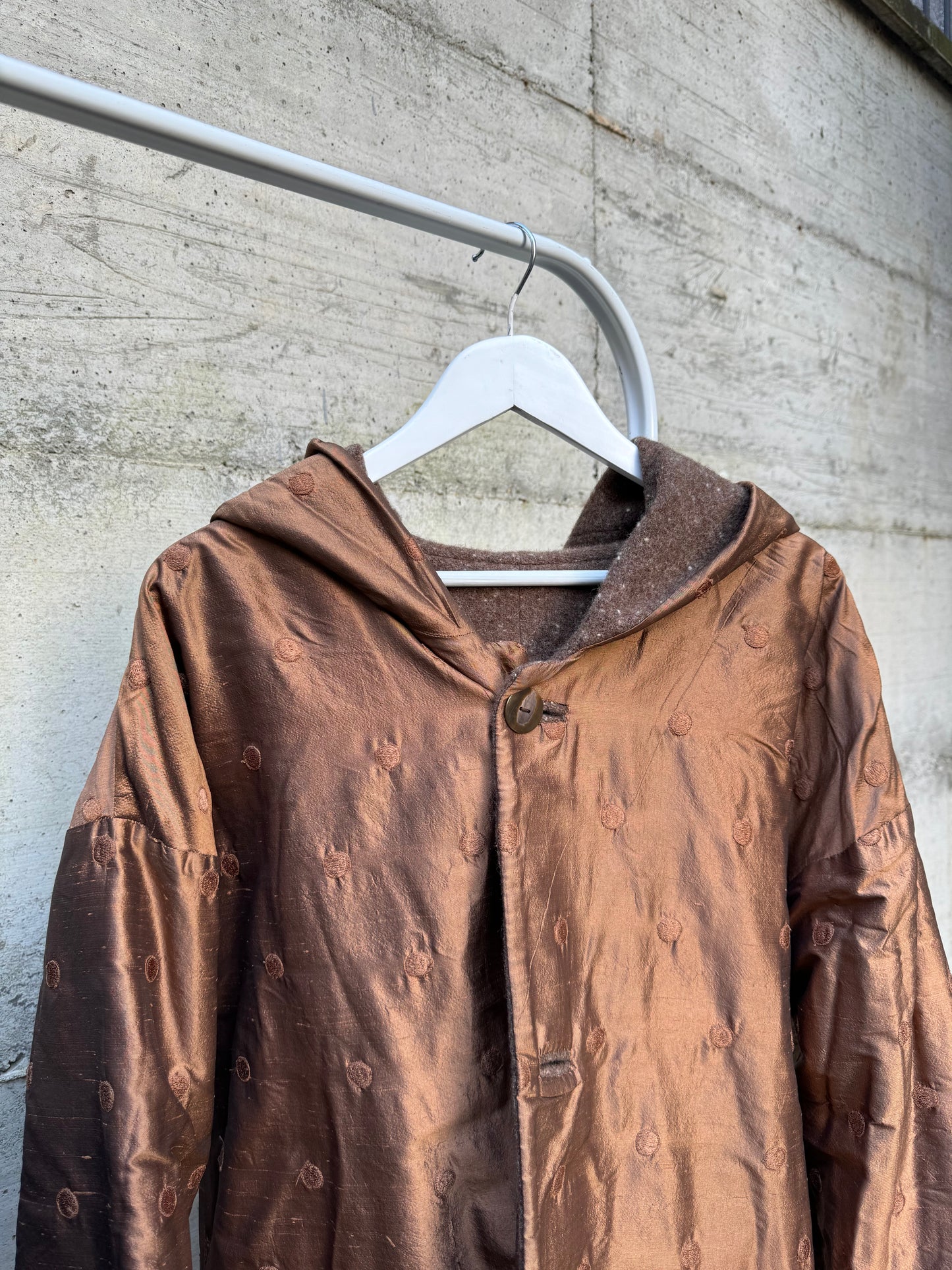 Piumino doubleface con cappuccio, shantung di seta e misto lana/mohair