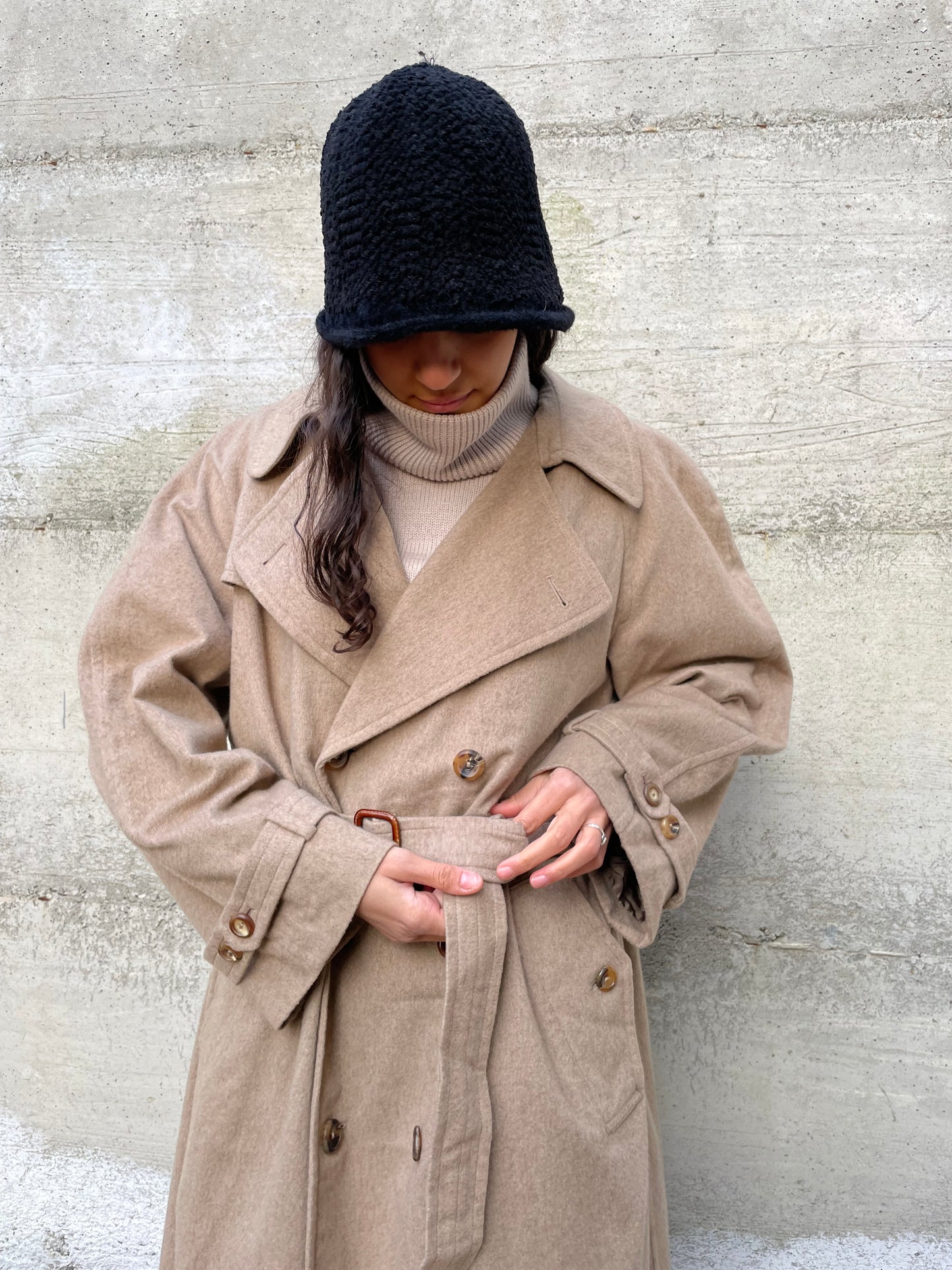 Cappotto sabbia AGNONA 100% cashmere, mezza fodera, con cintura. Taglia 48it uomo