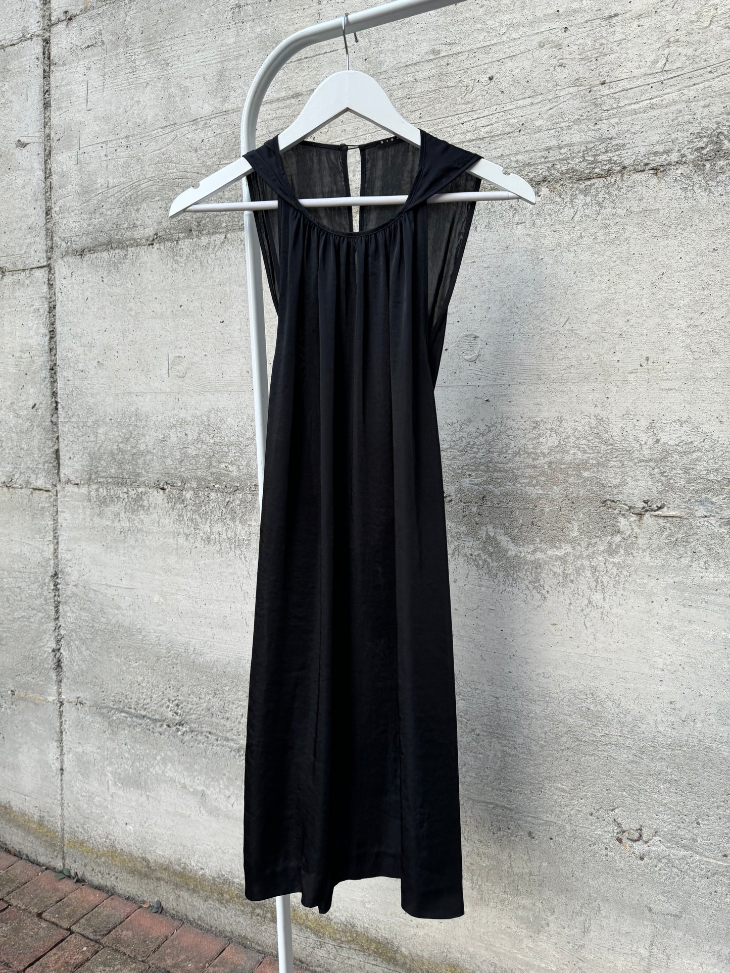 Abitino satinato nero, taglia M