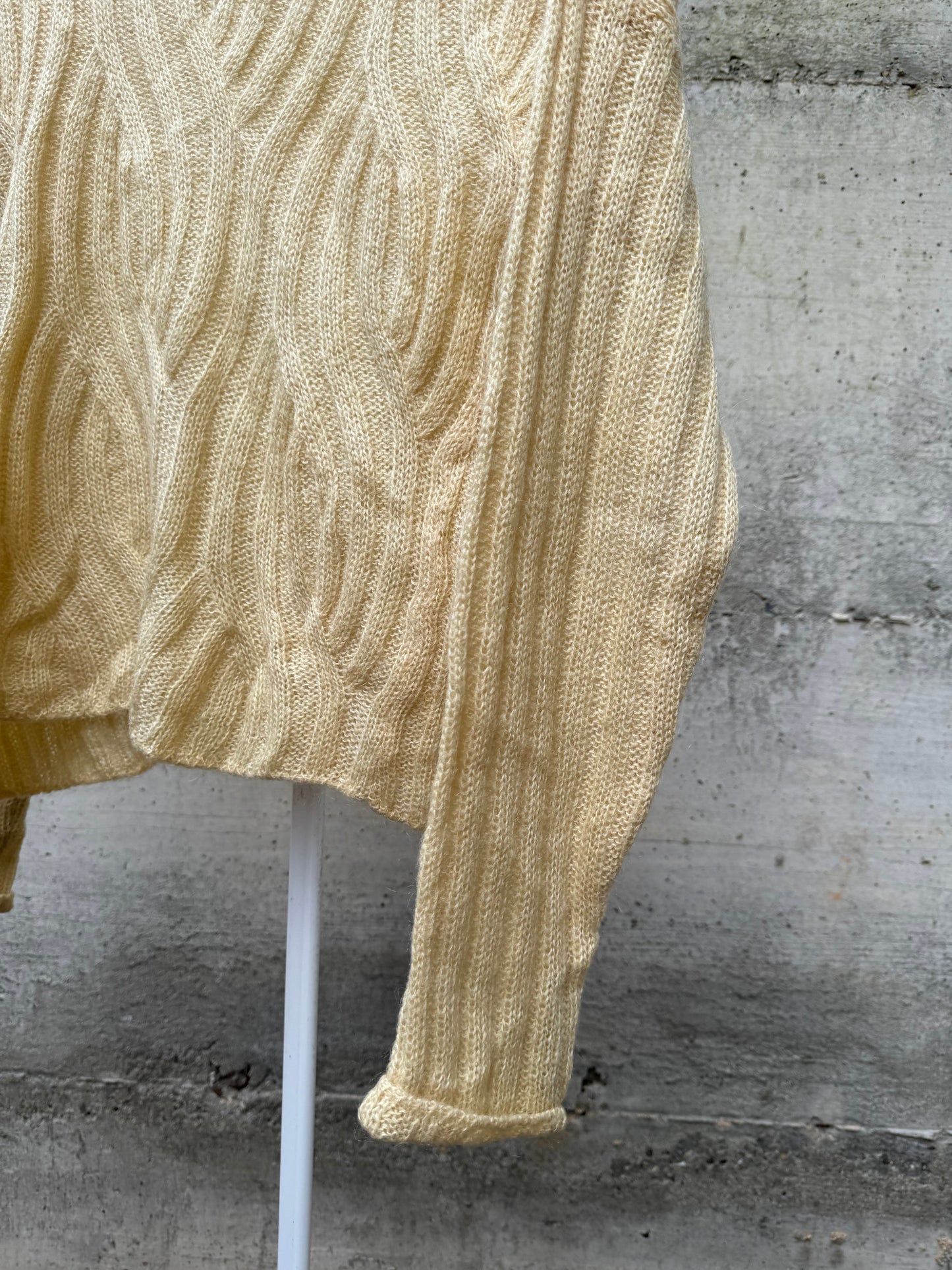 Maglioncino girocollo crochet in lana