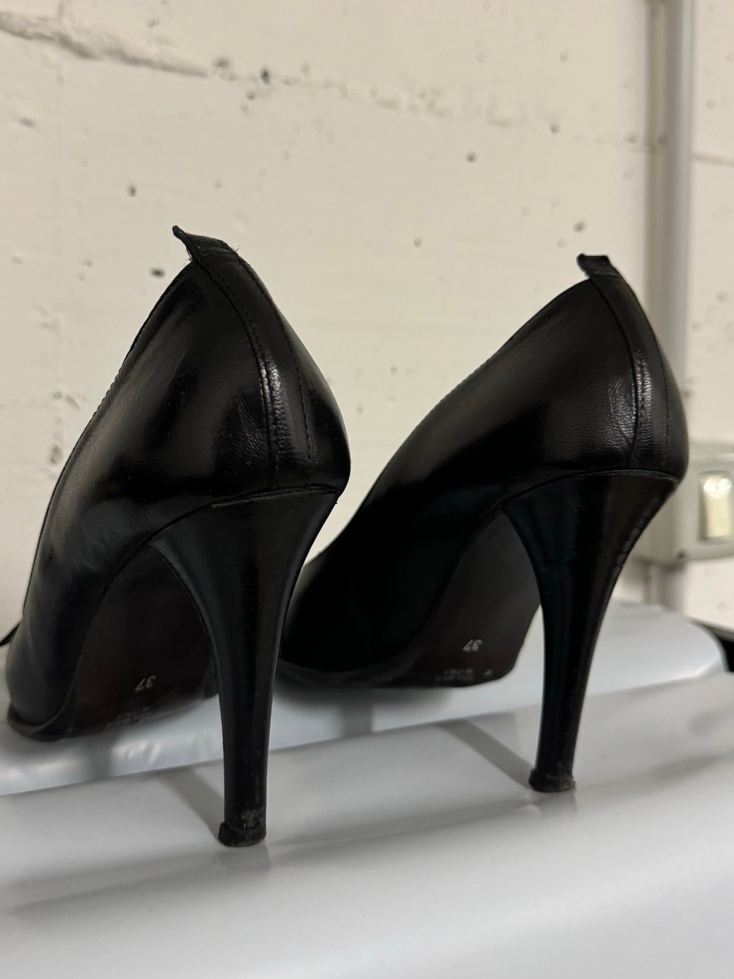 Decolletè vintage in vera pelle nere con fibbia, eu37