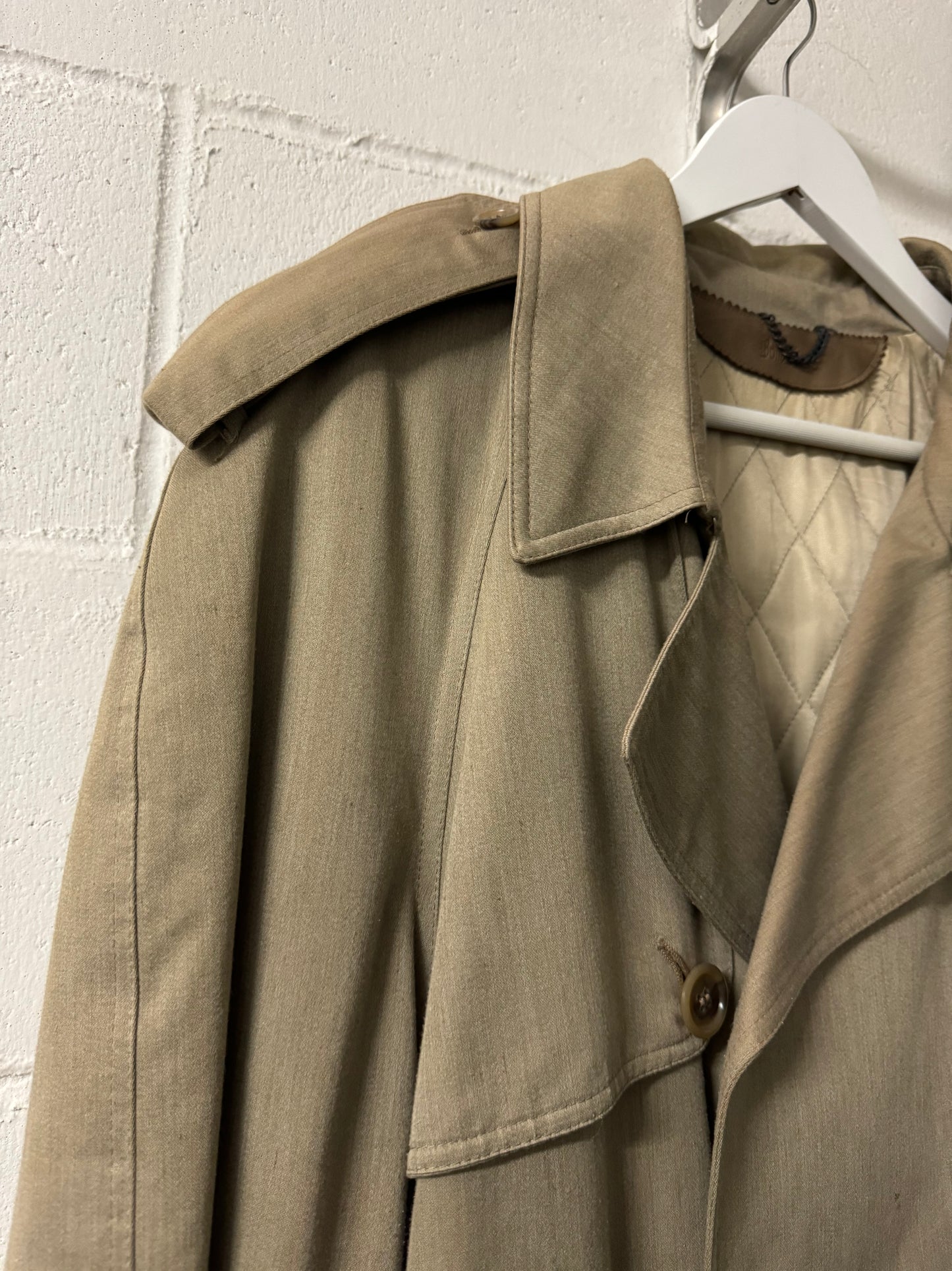 Trenchcoat sartoriale lungo doppiopetto color sabbia