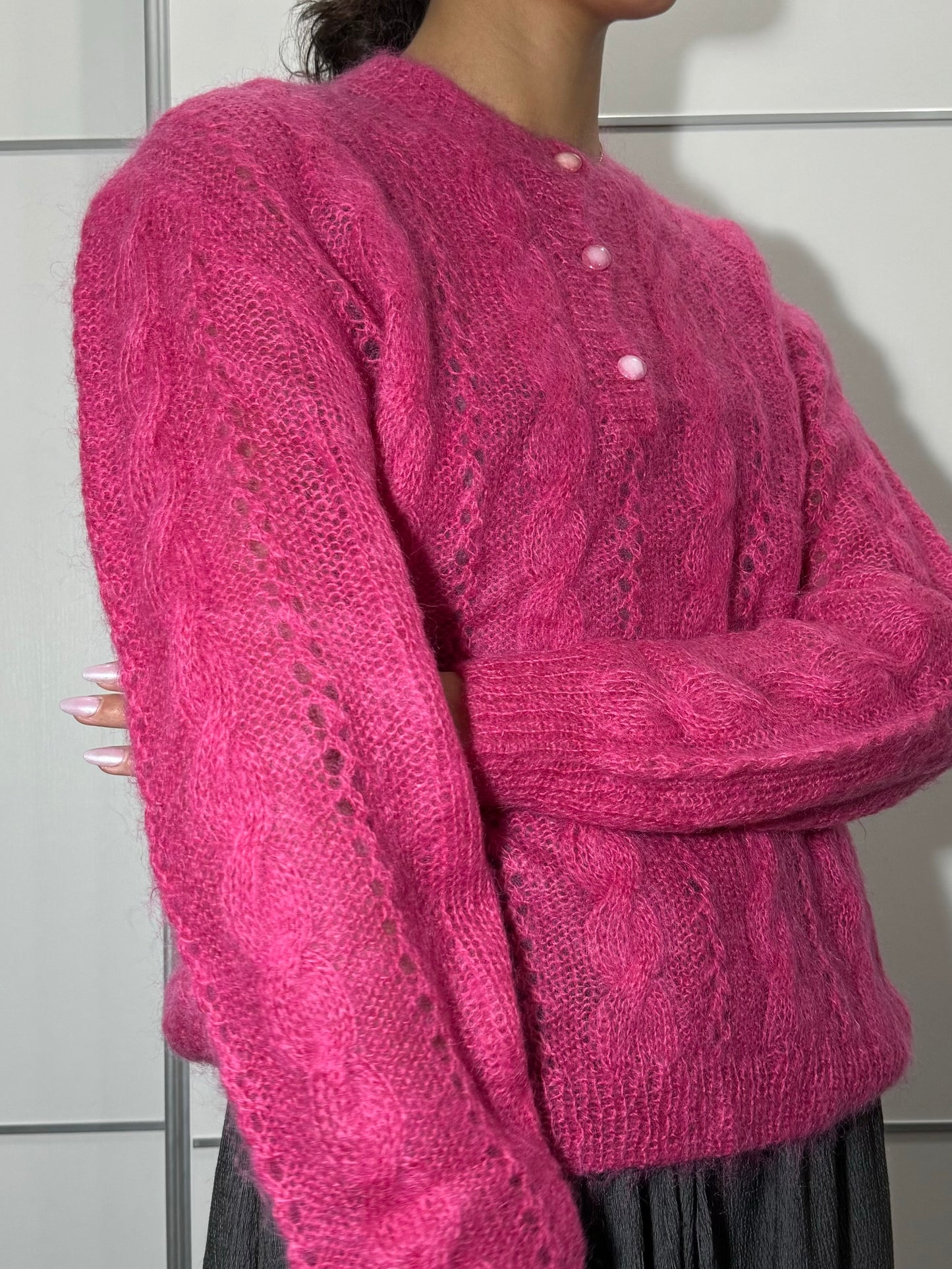 Maglione girocollo crochet fucsia in lana