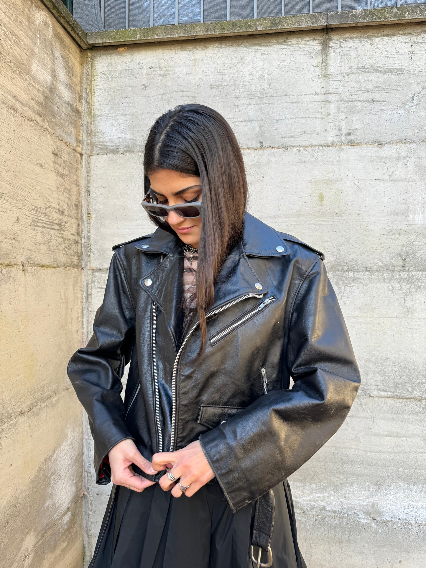 Chiodo in cuoio con fodera rossa, S uomo