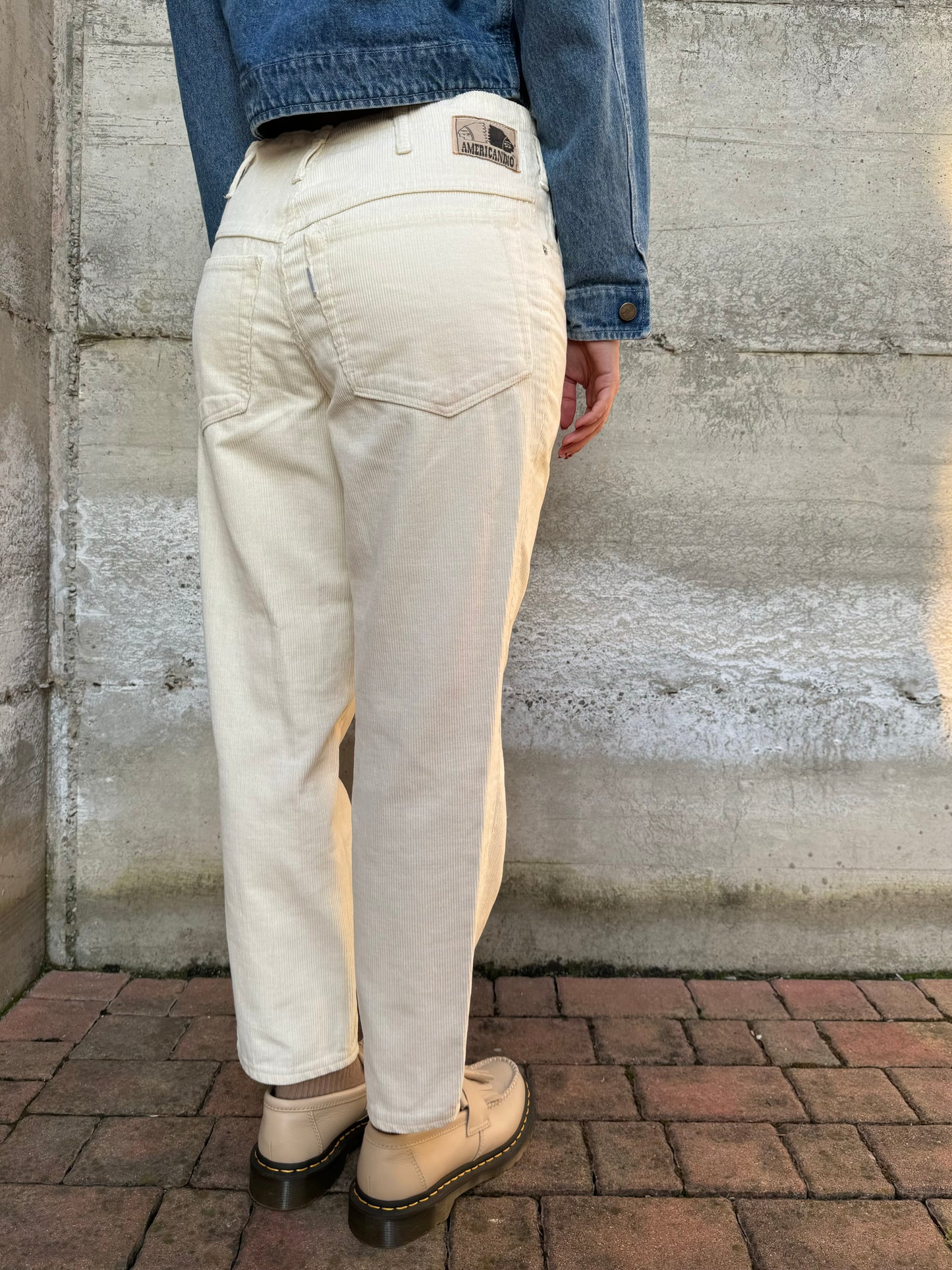 Pantalone AMERICANINO in velluto millerighe color burro