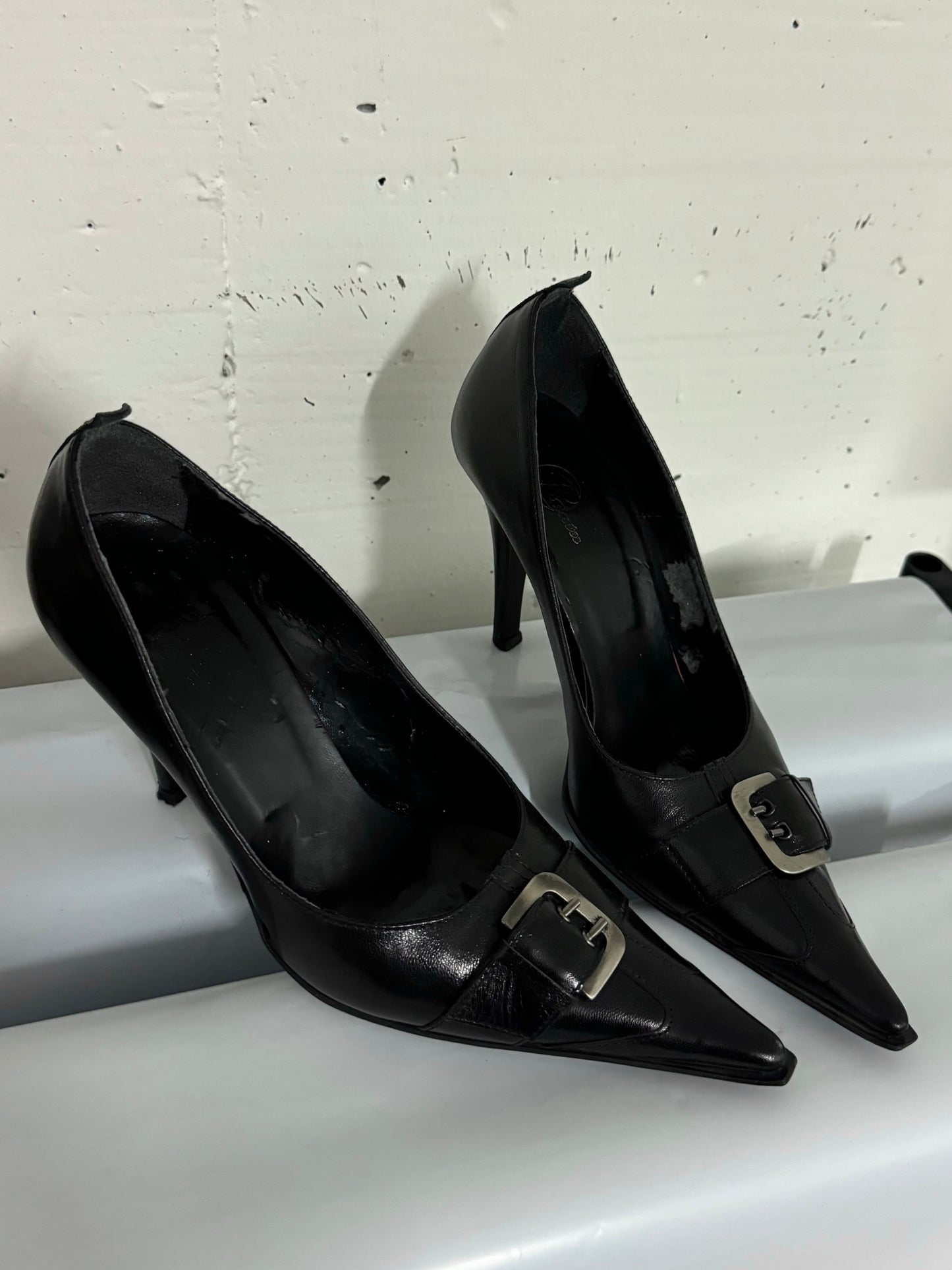 Decolletè vintage in vera pelle nere con fibbia, eu37