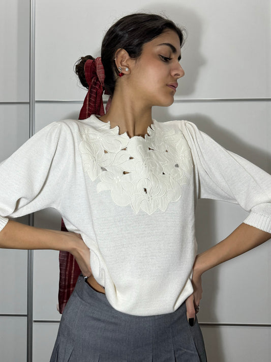 Maglioncino sartoriale bianco ricamato in misto cotone