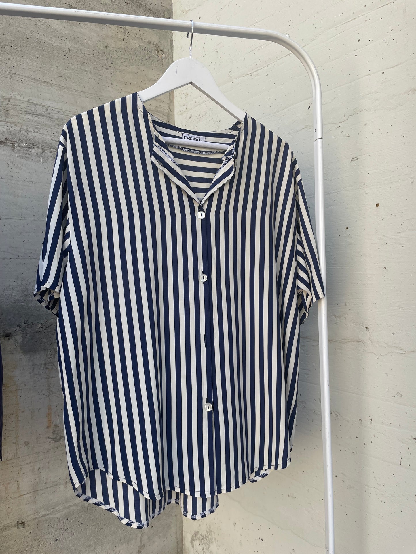 Camicetta sartoriale a righe bianca e blu, 100% viscosa, taglia L