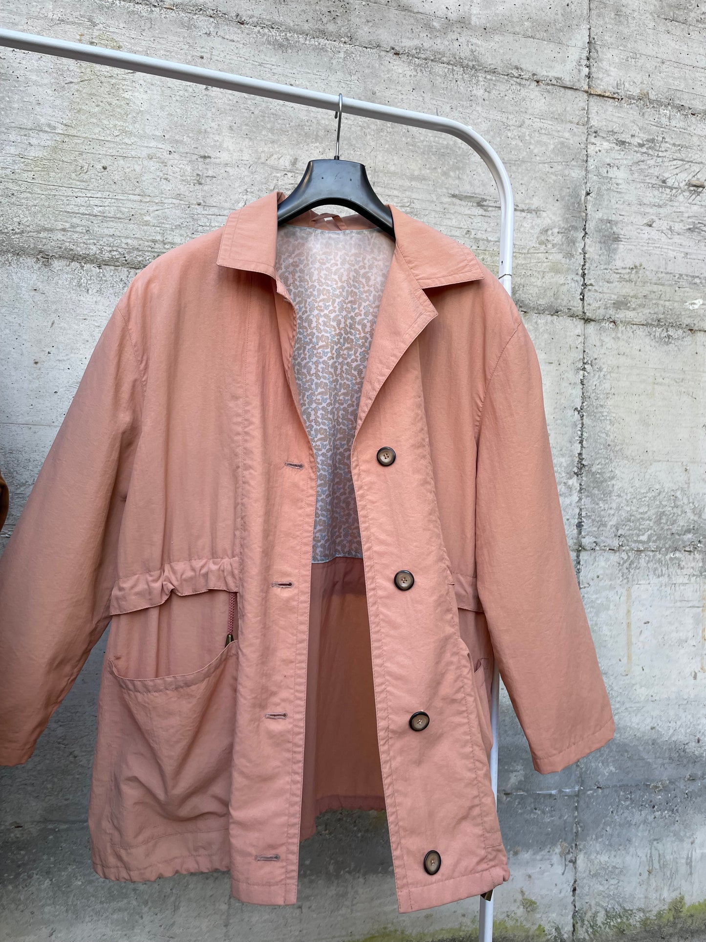 Giacca a vento foderata con coulisse rosa salmone