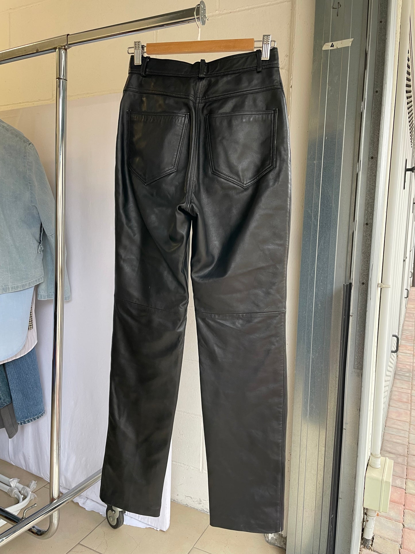 Pantalone vita alta nero in vera pelle - taglia 38/40it (XS/S)