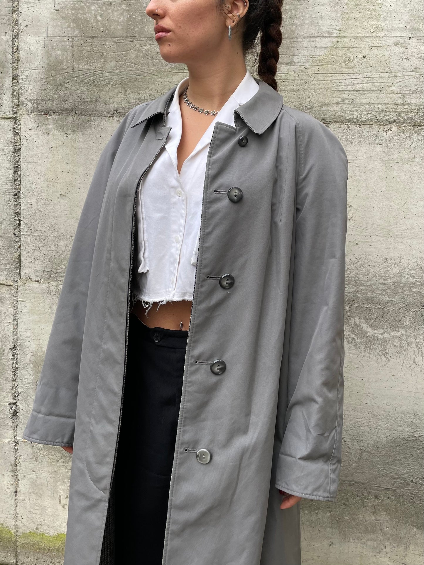 Trenchcoat/cappotto Nino monopetto double face, da un lato pura lana vergine pied de poule, dall'altro impermeabile misto cotone grigio