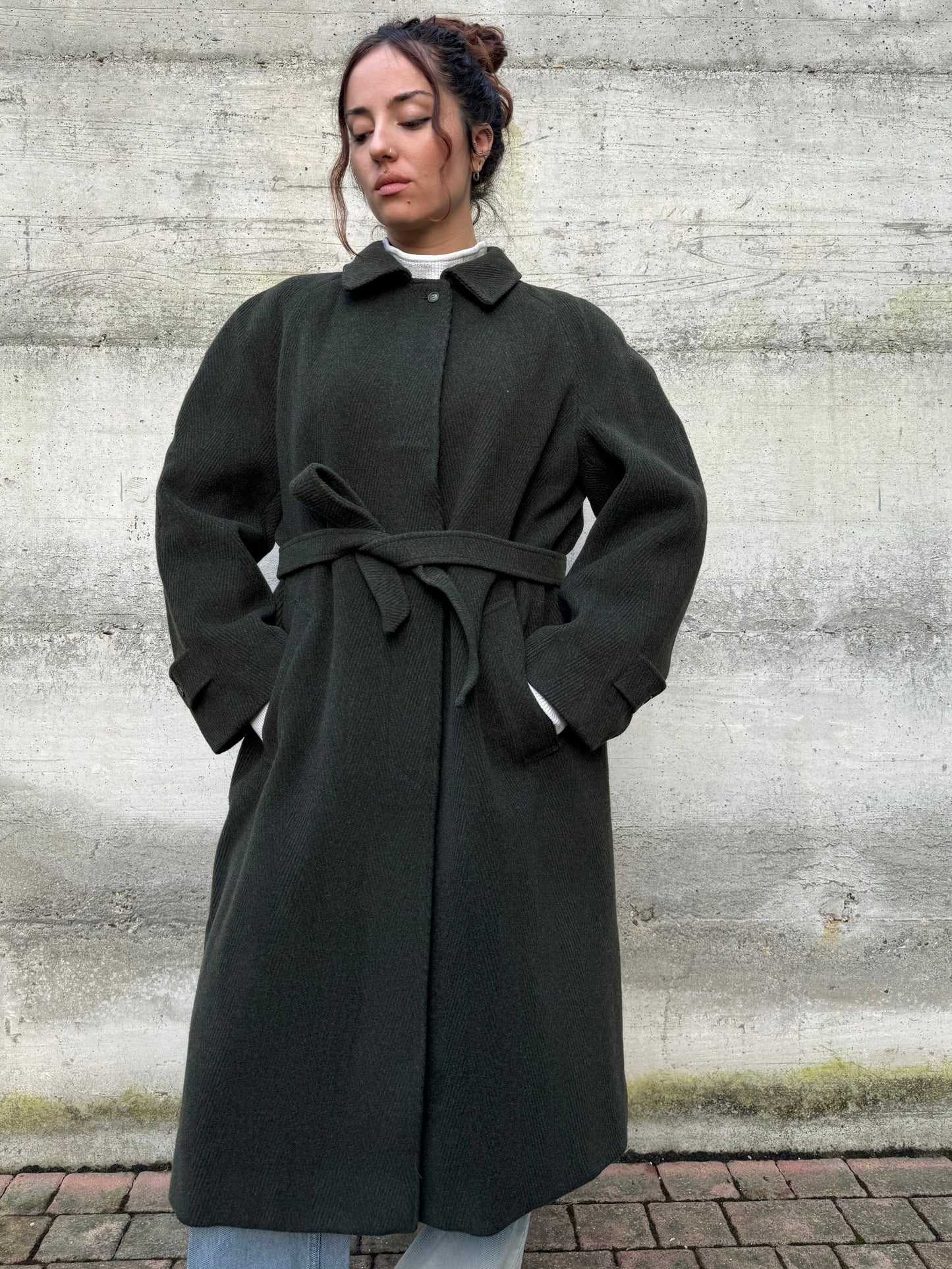 Cappotto donna sartoria Valstar verde scuro spigato, con cintura