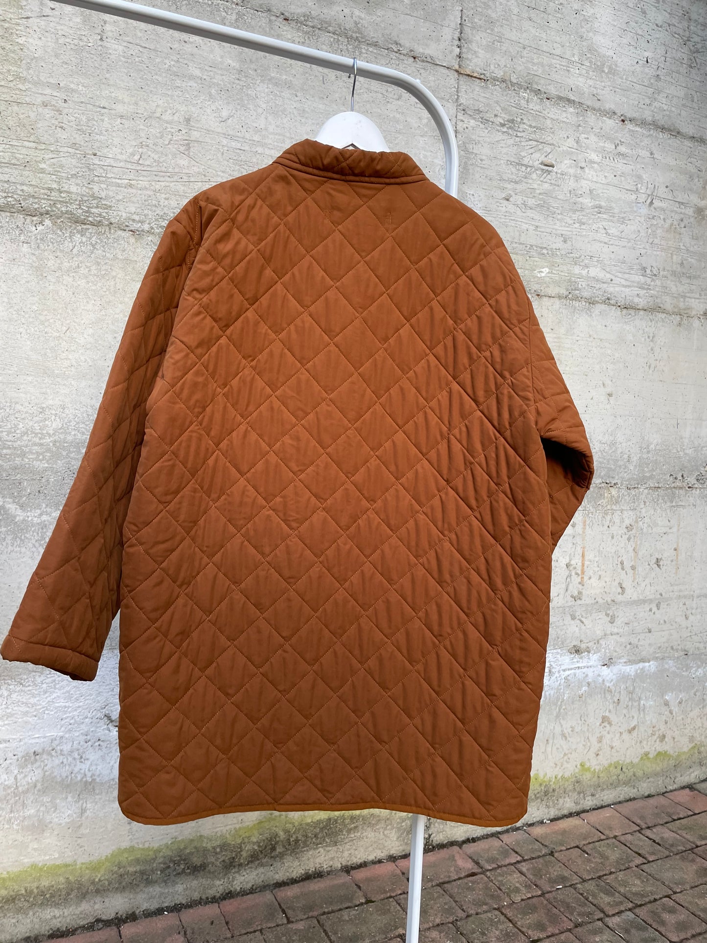 Husky trapuntato ruggine con bottoni a clip