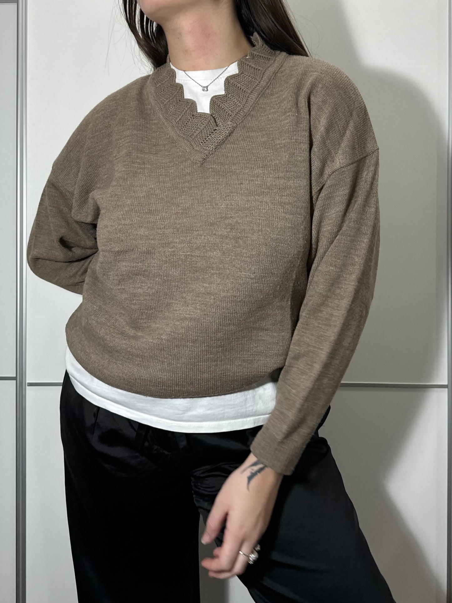 Pullover leggero in misto lana con scollo a V lavorato