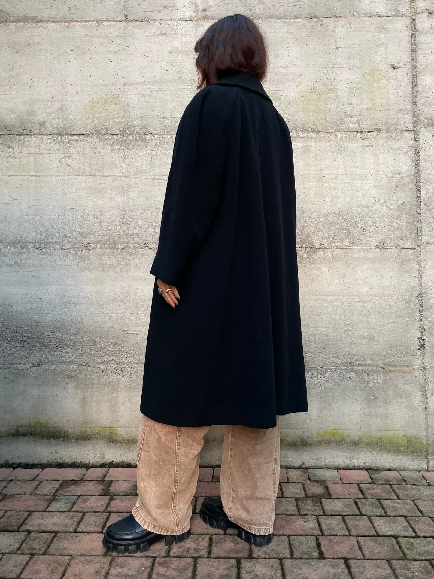 Cappotto nero sartoriale 100% lana vergine, taglia L