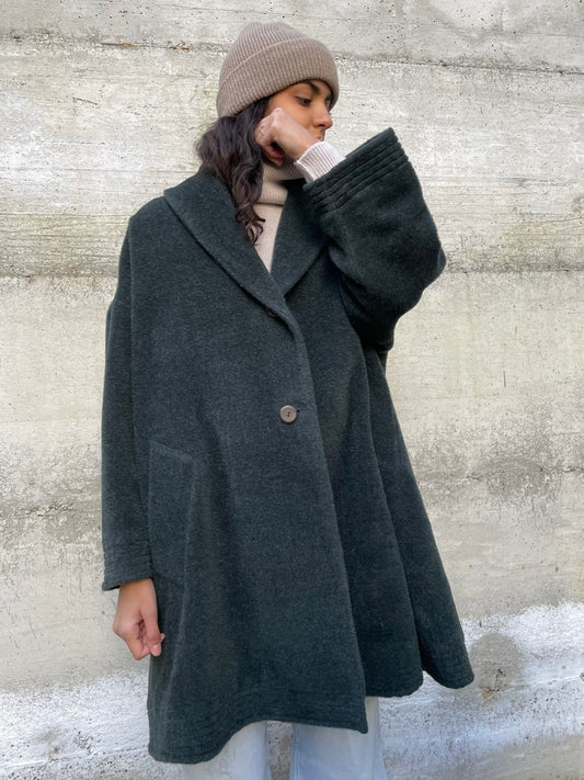 Cappotto a mantella verde bosco 50% alpaca, 30% mohair, 20% lana