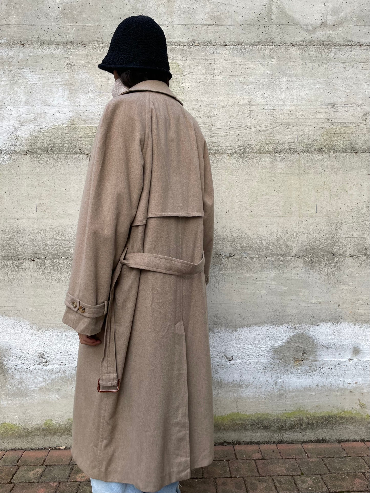 Cappotto sabbia AGNONA 100% cashmere, mezza fodera, con cintura. Taglia 48it uomo