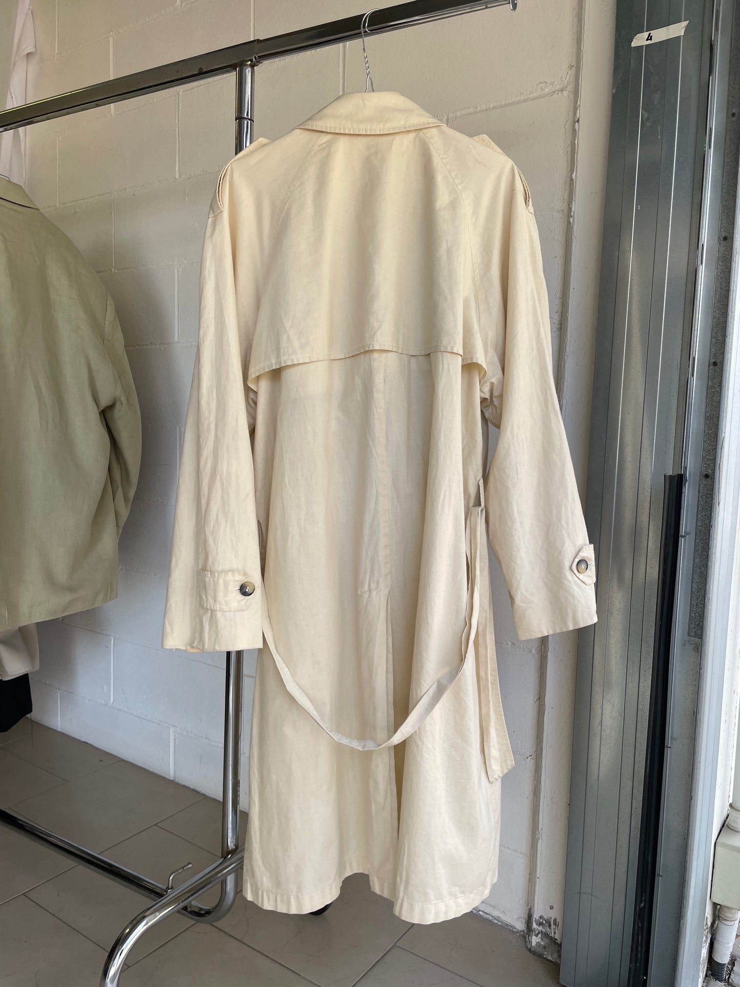 Trenchcoat crema in cotone Andrea Silardi